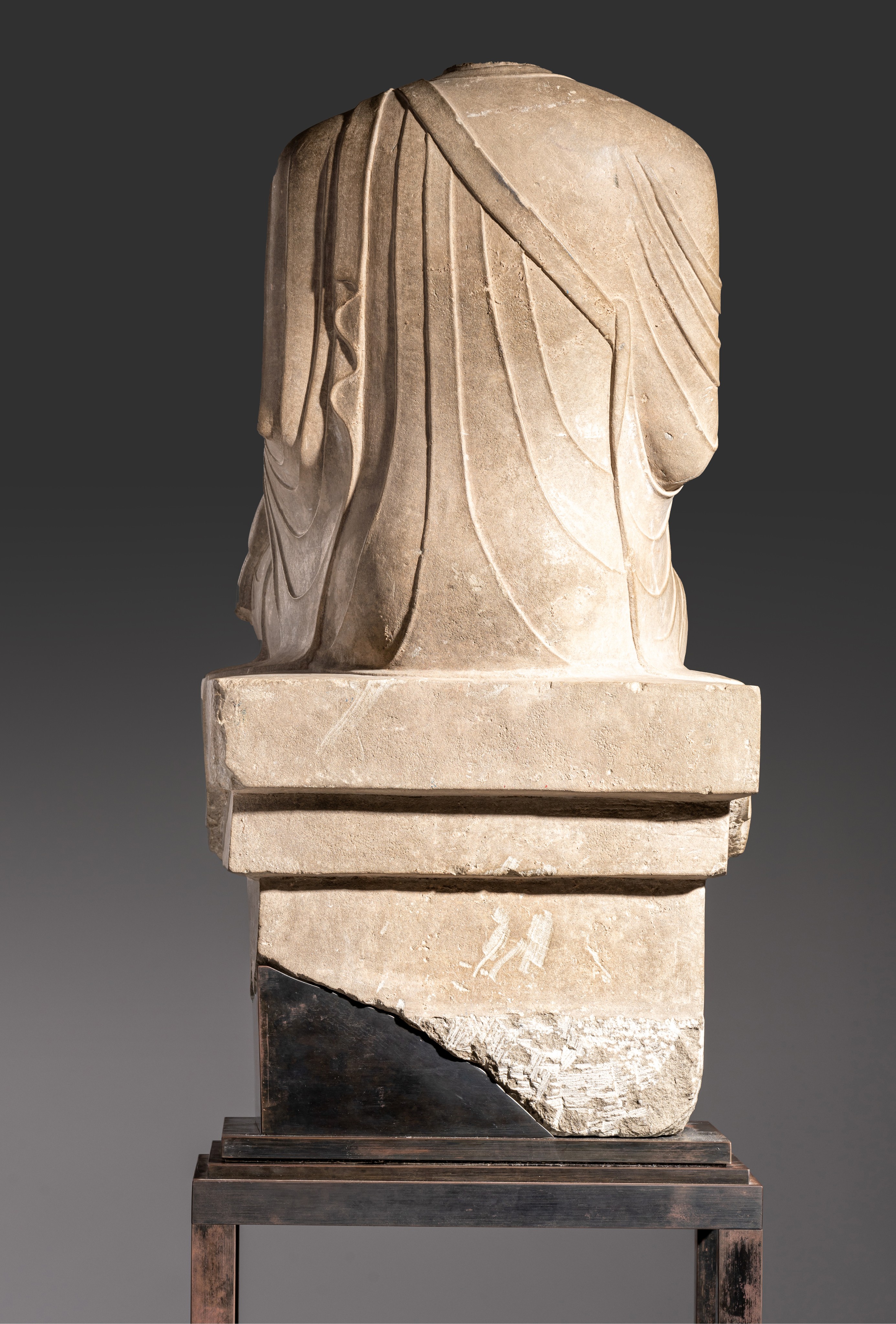 PREMIUM LOT - Full registration and deposit is needed. A Chinese grey limestone figure of a seated - Image 4 of 15