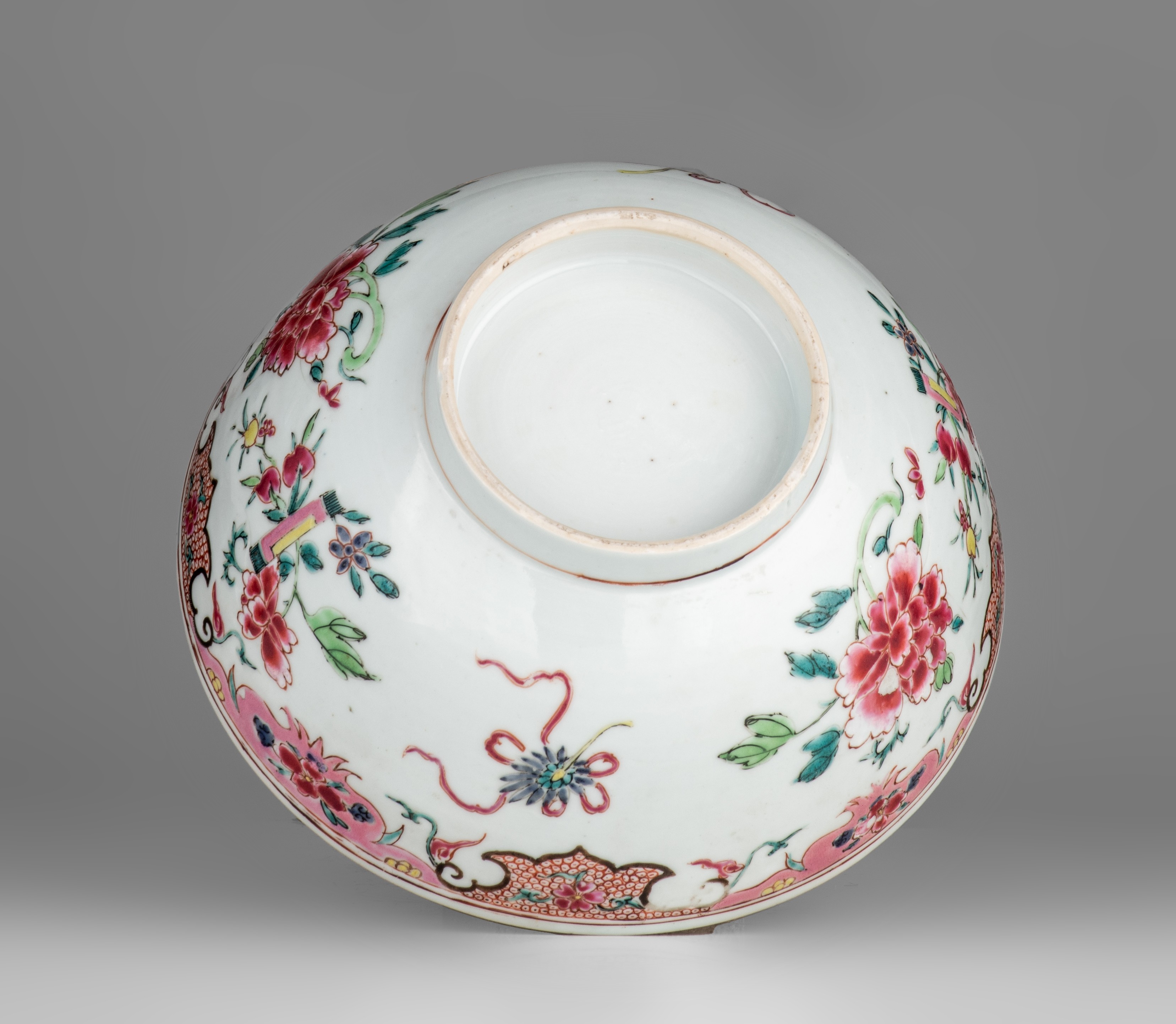 A collection of various Chinese porcelain ware, 18thC and later, largest ø 34,5 cm (5) - Image 29 of 45
