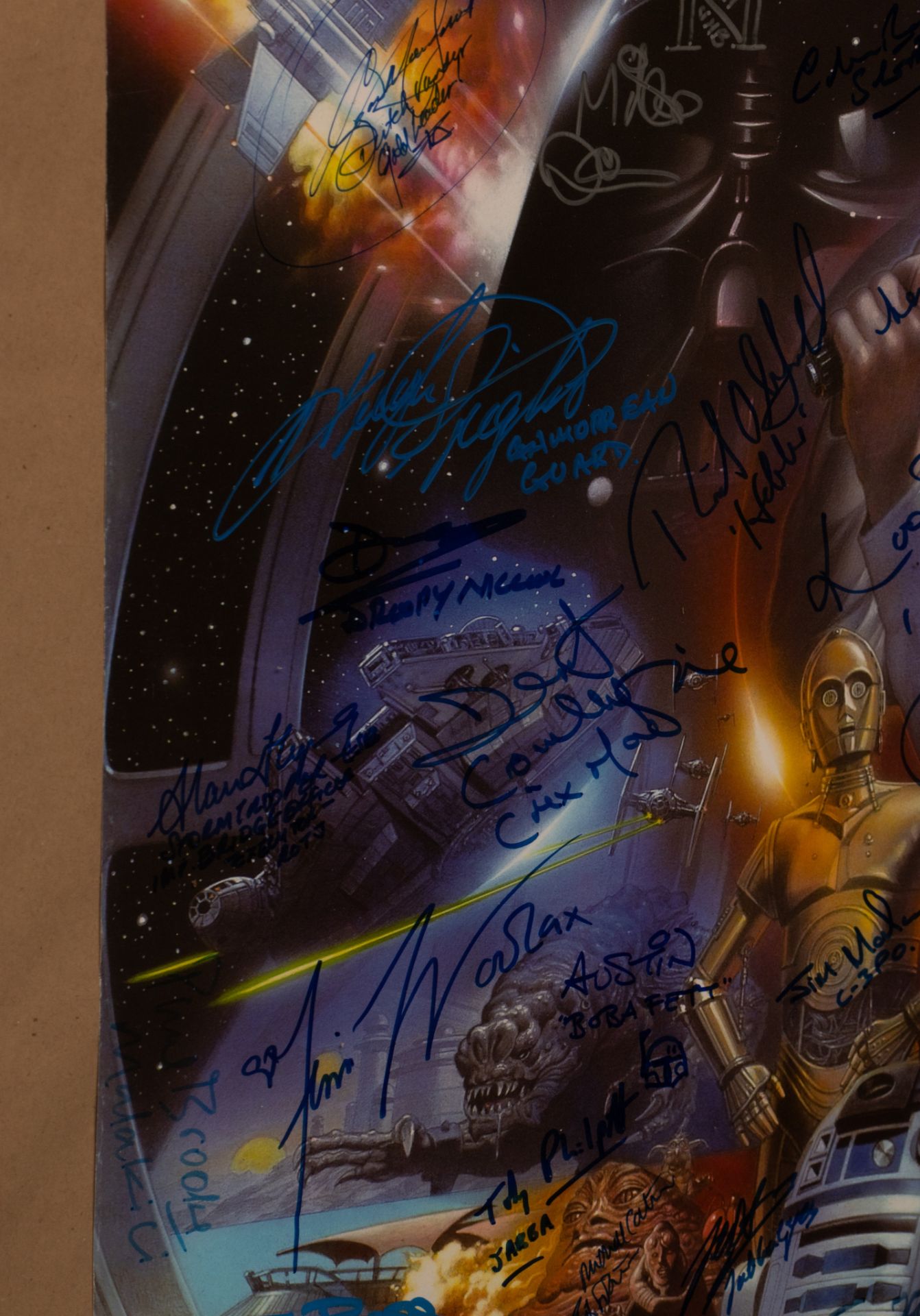 A 2007 Star Wars poster bearing 98 signatures of the characters, 61 x 91 cm - Bild 6 aus 13