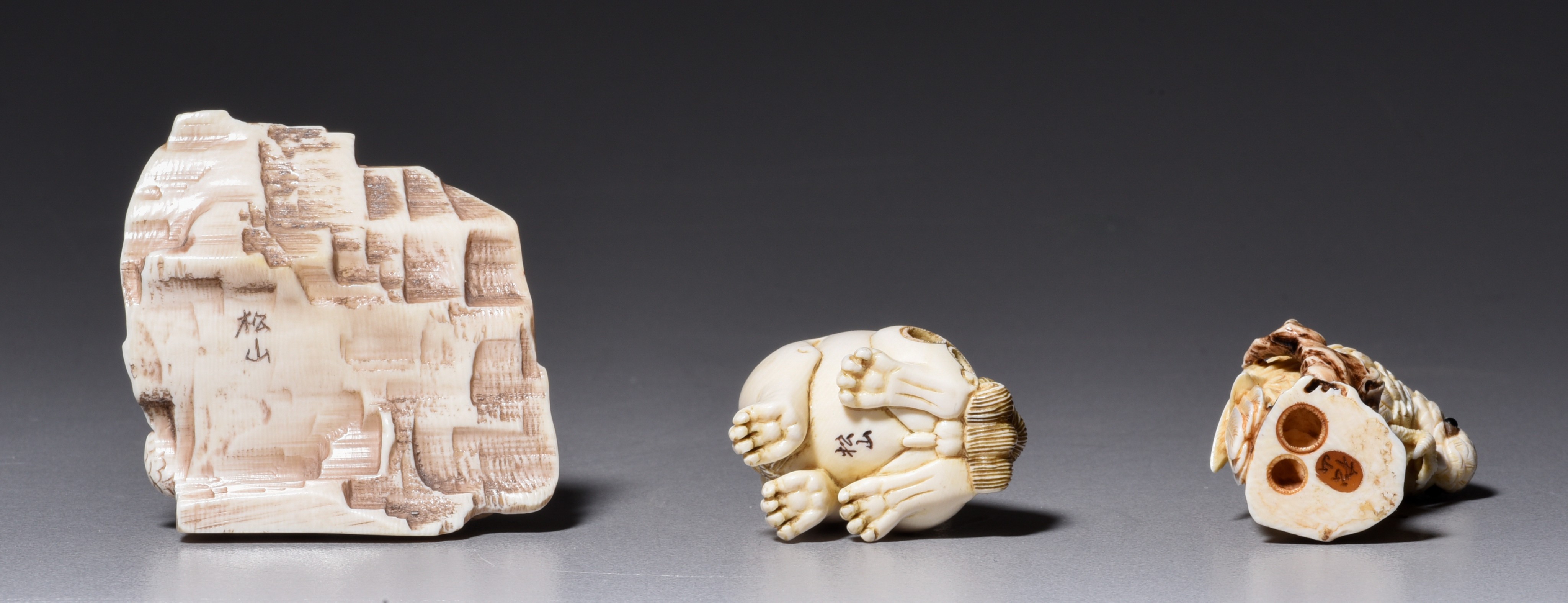 Two ivory okimono and one netsuke, late 19th/early 20thC, 38g - 25g - 18g (+) - Image 7 of 7