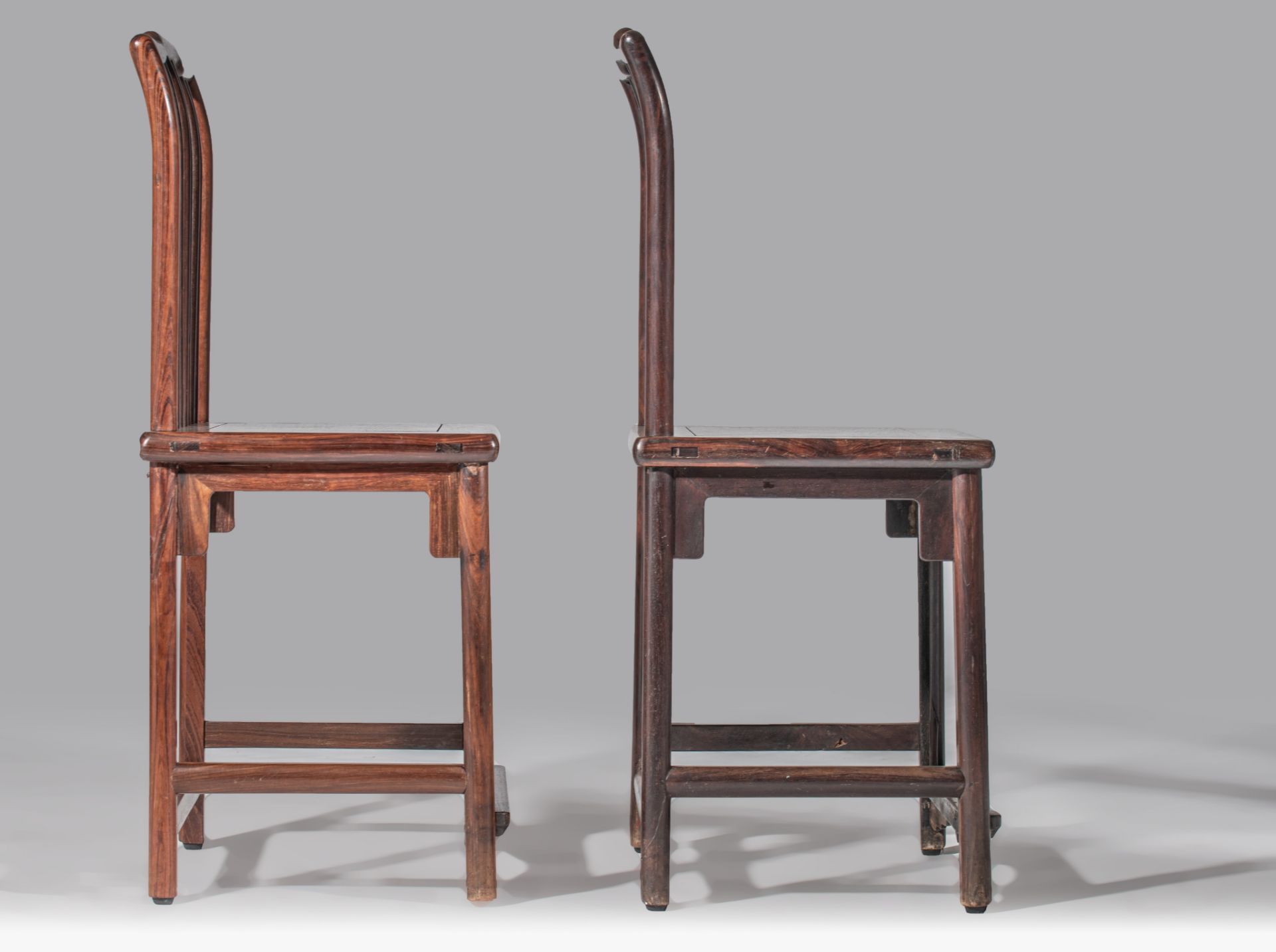 A pair of Chinese hardwood spindle back chairs, Republic period, H 92 - W 52,5 - D 40 cm - Image 6 of 8