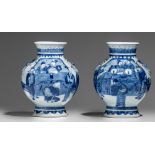 A near pair of Chinese blue and white hu vases, with a Kangxi mark, Guangxu period, H 17,5 cm