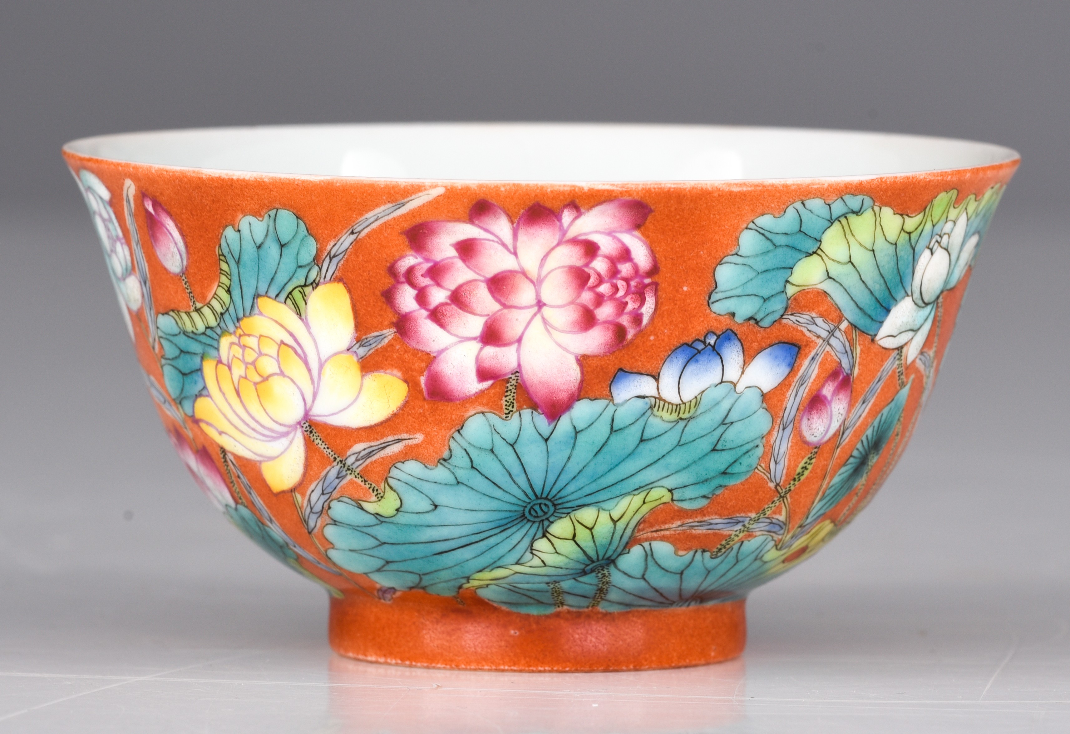 A Chinese famille rose bowl, with a Yongzheng mark - a blue and white bowl, with a Kangxi mark, ø 11 - Image 2 of 19