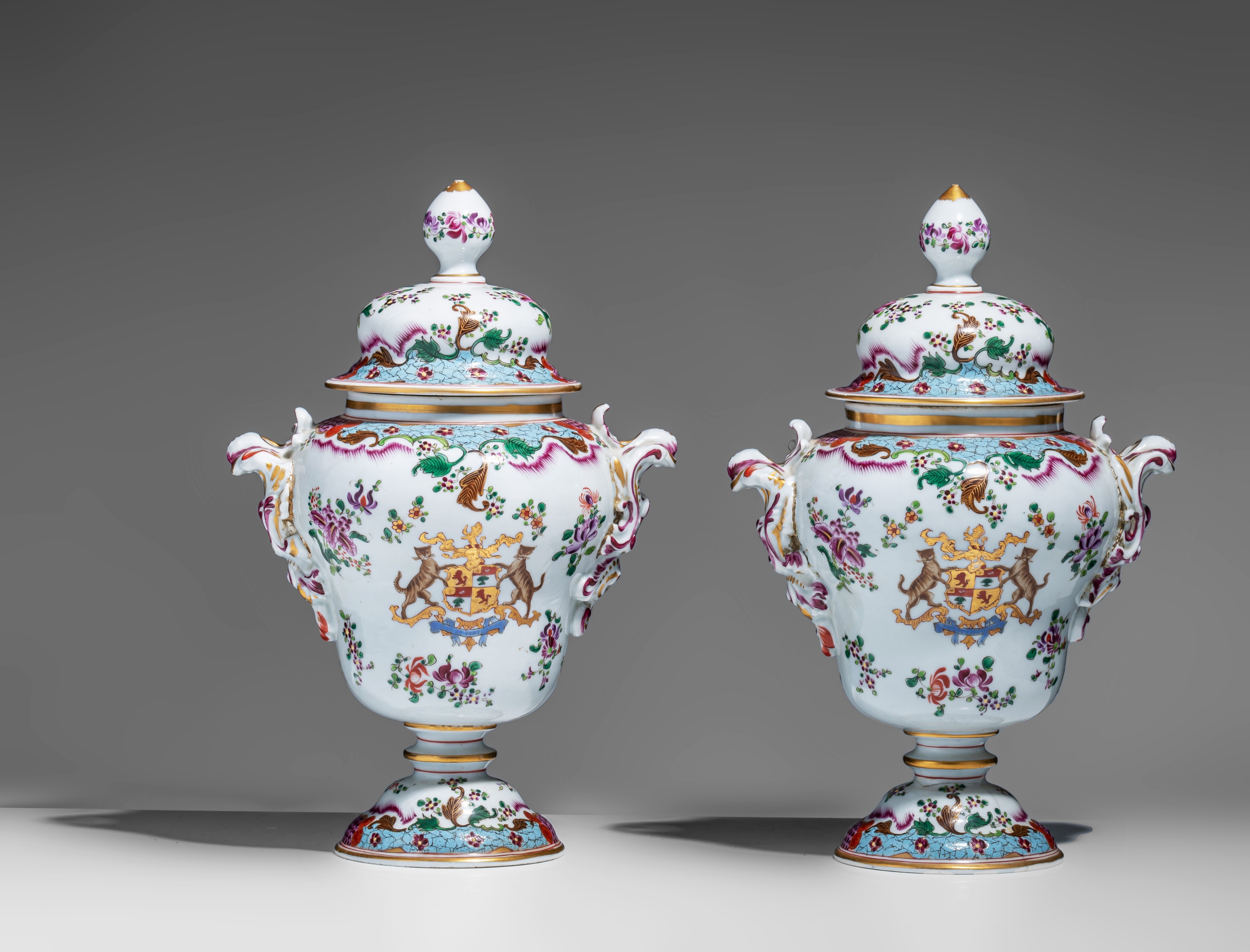 A pair of Samson armorial vases and a matching dish depicting a bird cage, H 34 - ø 23 cm - Image 3 of 15