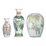 A Chinese famille verte and a famille rose vase, 19thC, Tallest H 35,5 cm - added a famille rose mel