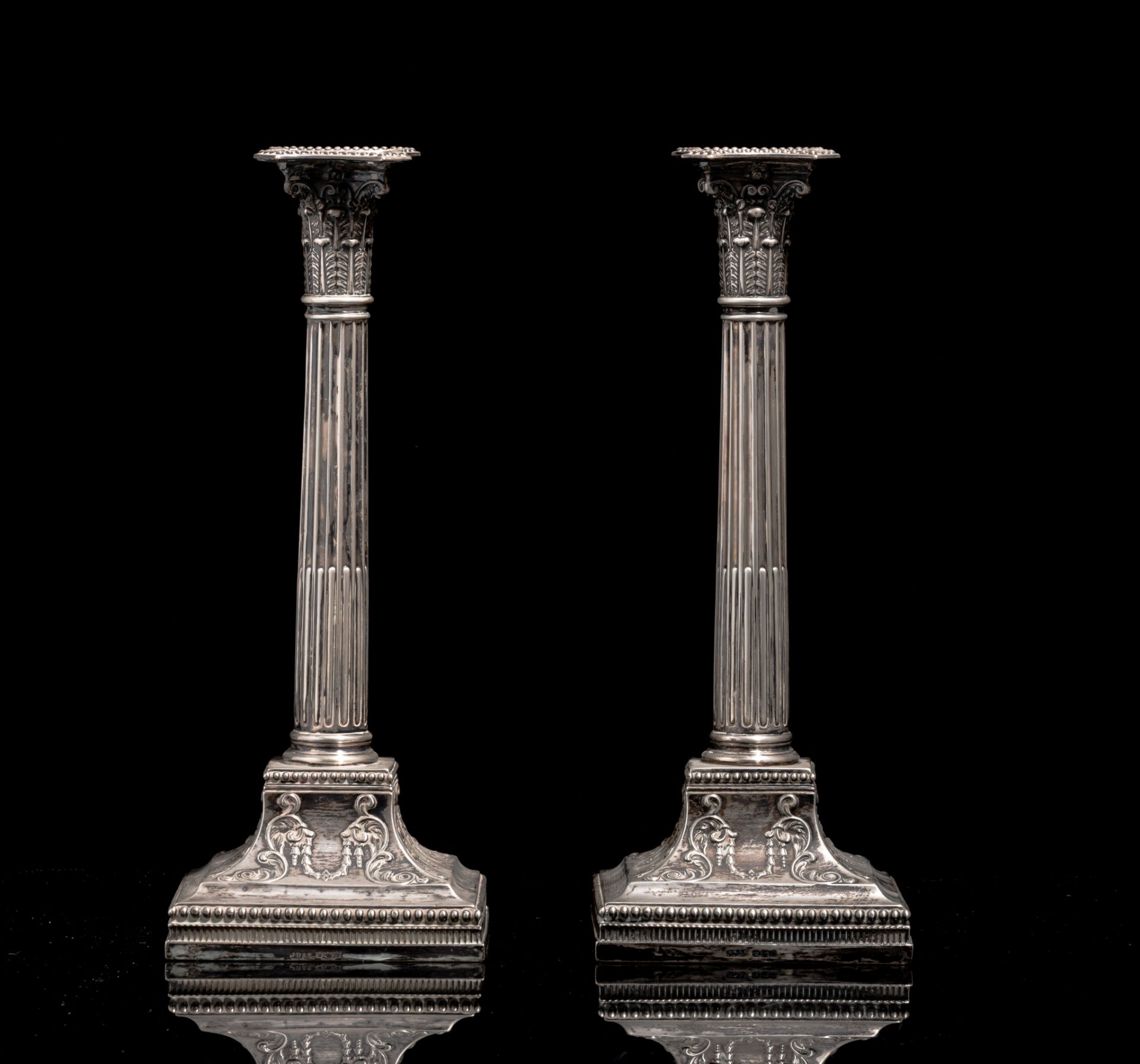 A pair of English sterling silver Neoclassical column-shaped candlesticks, hallmarked Sheffield, H 3 - Image 4 of 11