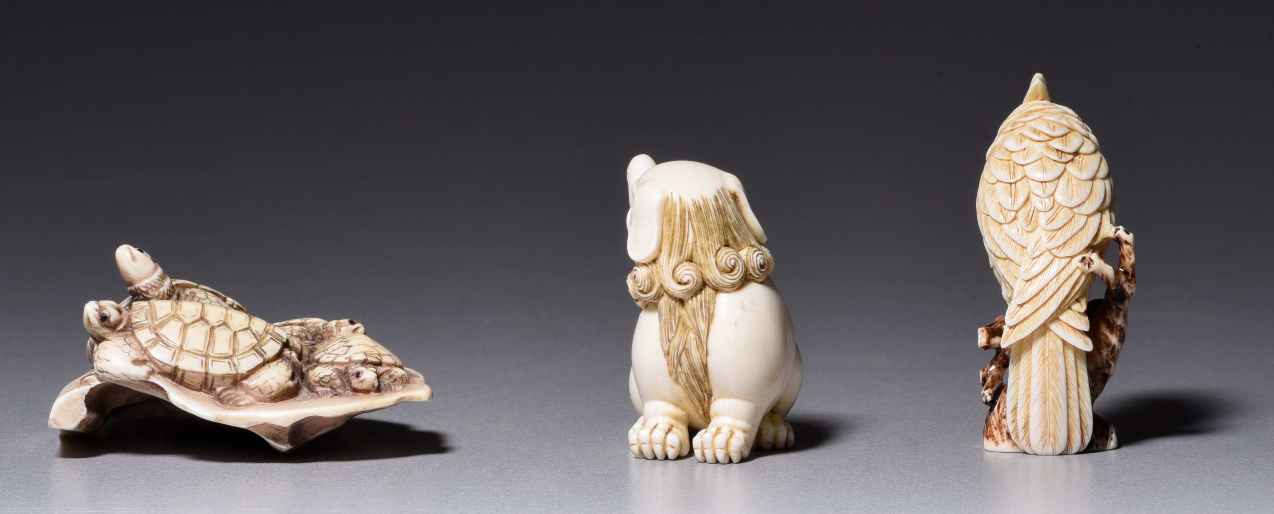 Two ivory okimono and one netsuke, late 19th/early 20thC, 38g - 25g - 18g (+) - Image 2 of 7