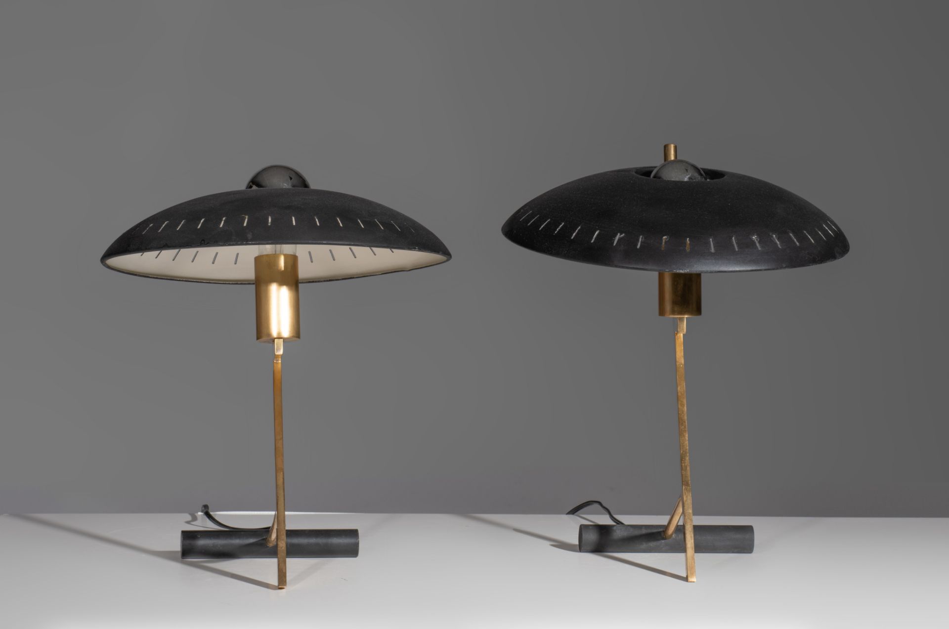 A pair of vintage model Z desk lamps, Louis Kalff for Philips, 1950s-60s, H 36 - 40 cm - Image 3 of 10
