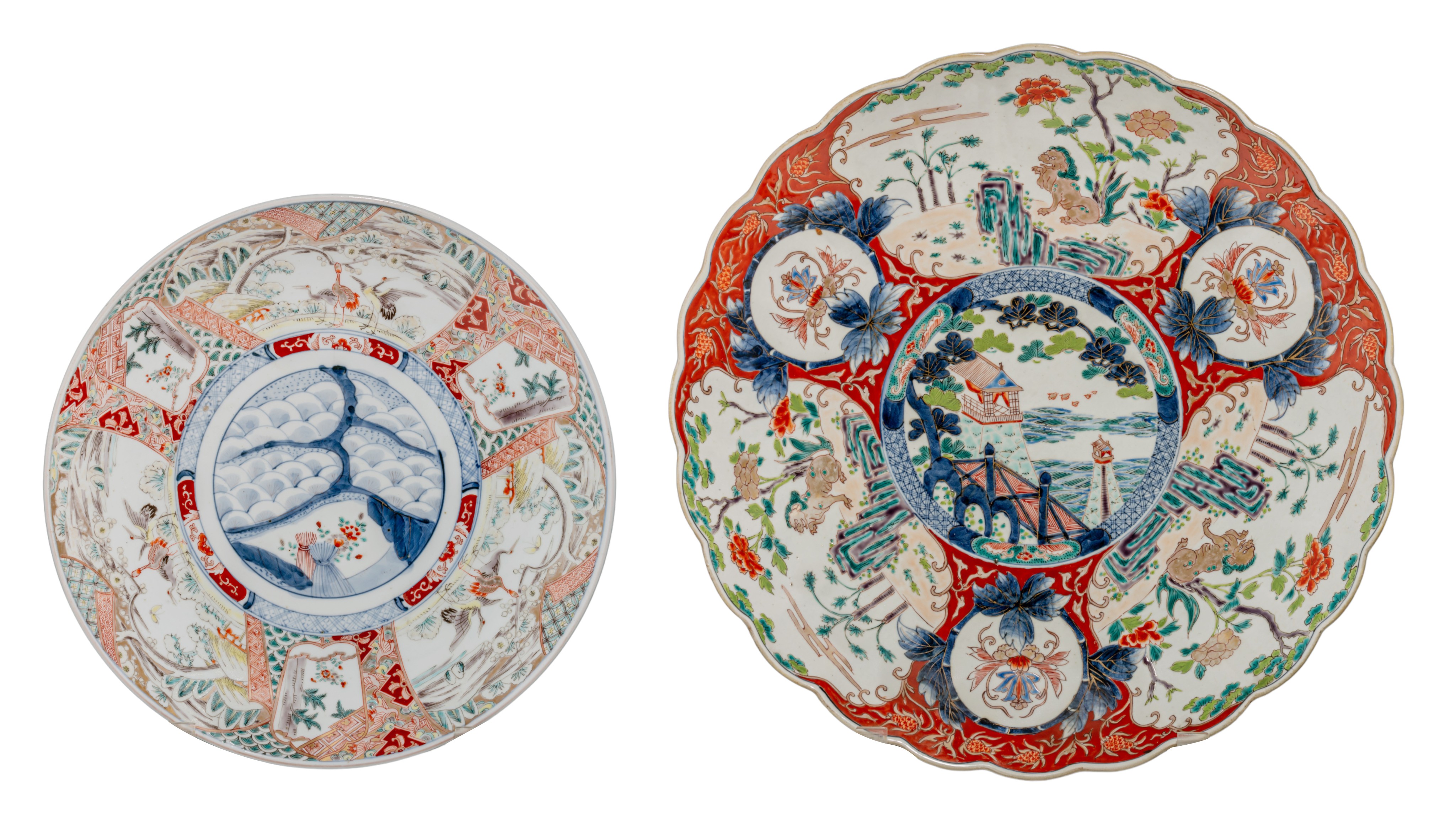 Two fine Japanese Imari 'Shishi' plates, Meiji, ø cm