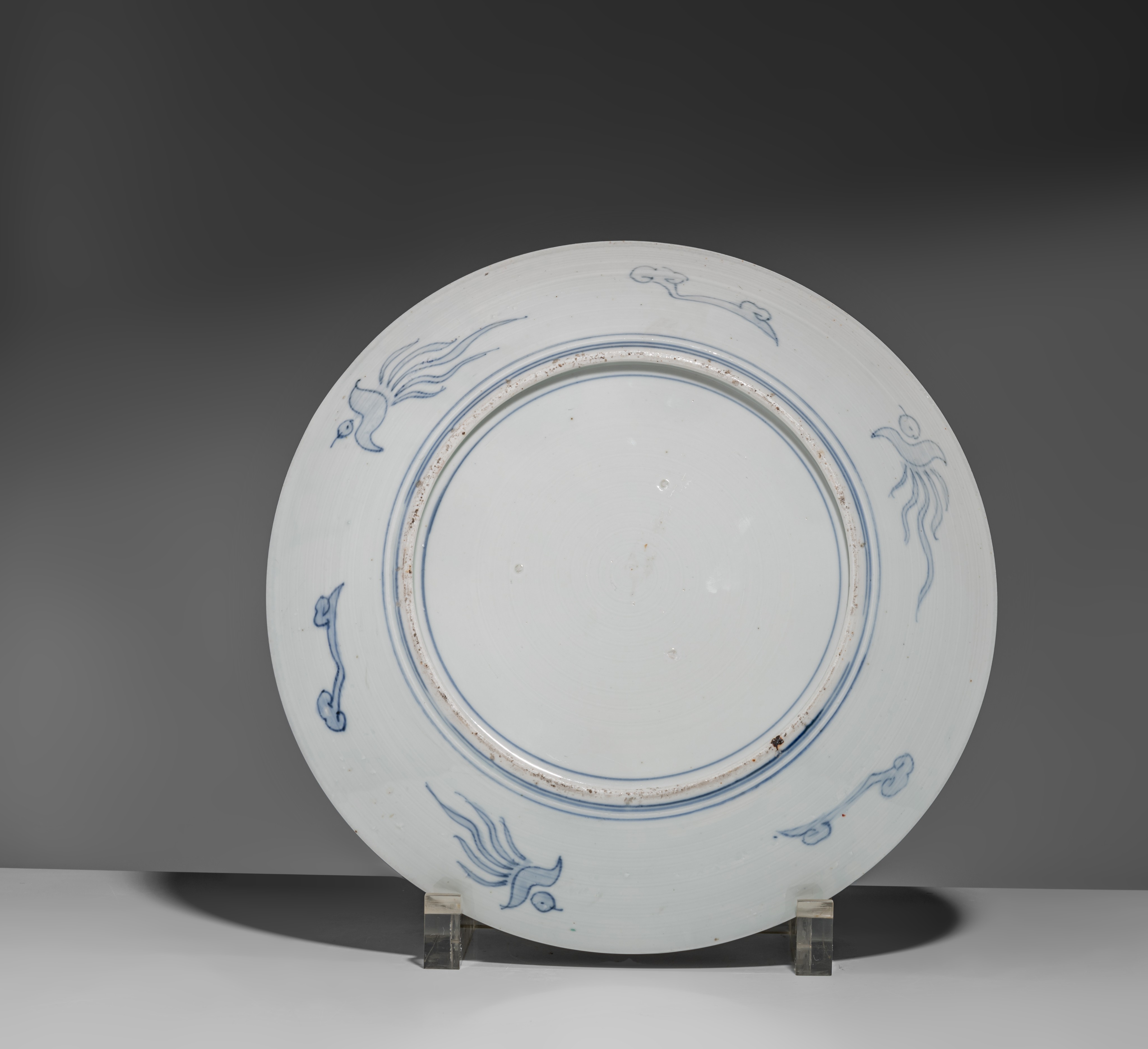 Two fine Japanese Imari 'Shishi' plates, Meiji, ø cm - Image 5 of 5