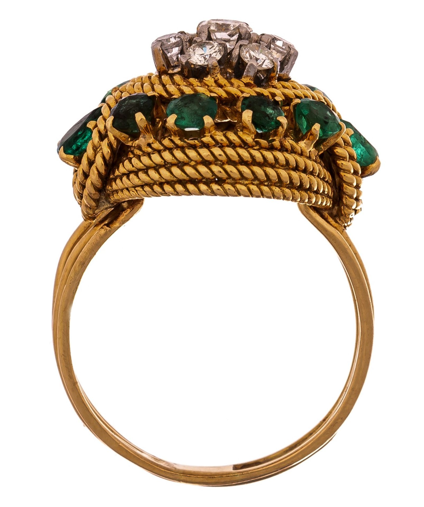 A ring in 18ct yellow braided gold, set with brilliant-cut diamonds and emeralds, 10,7 g - Image 5 of 5