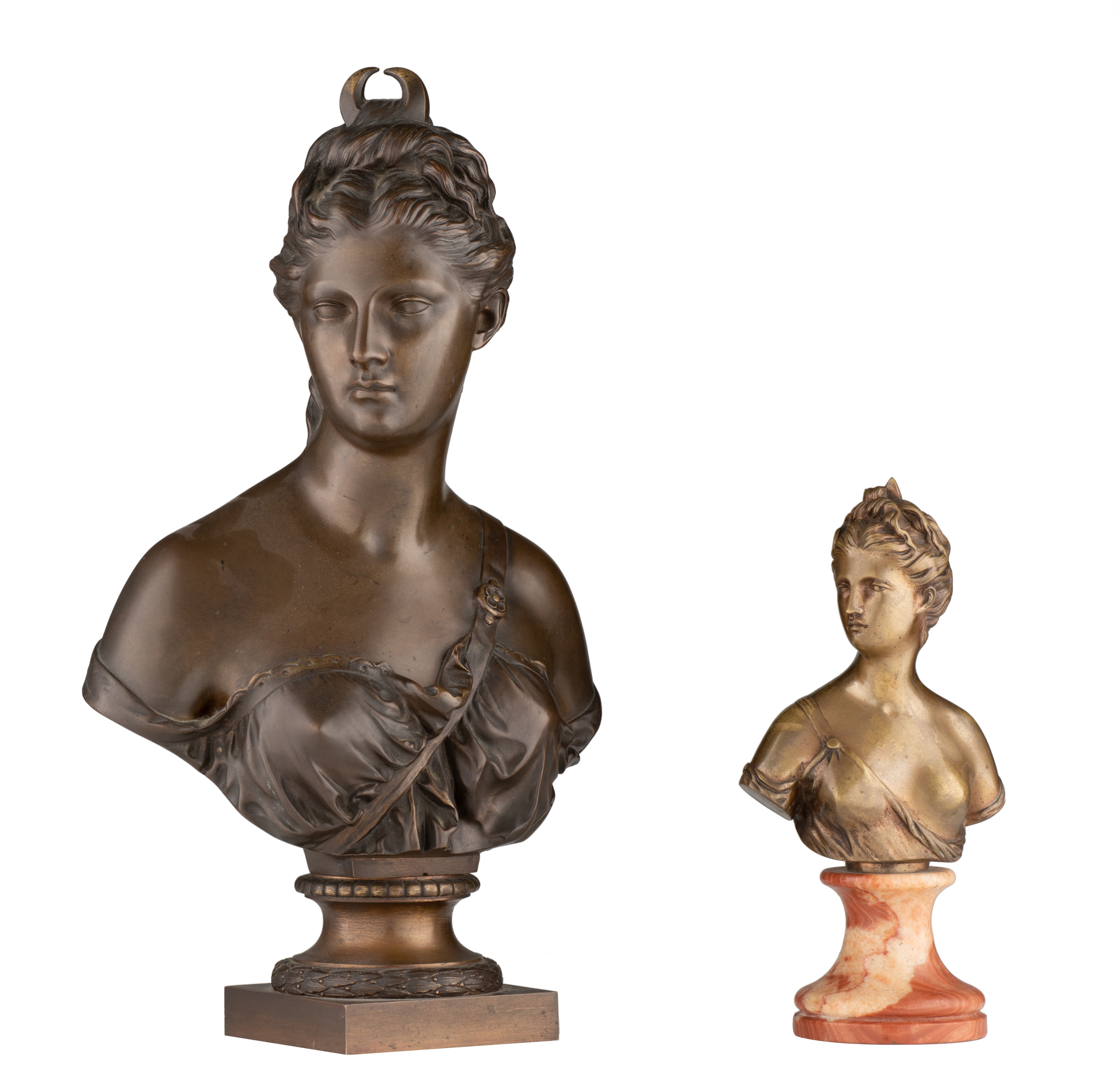 A larger and a smaller bronze bust of Diana, both after Houdon, H 27 - 47 cm