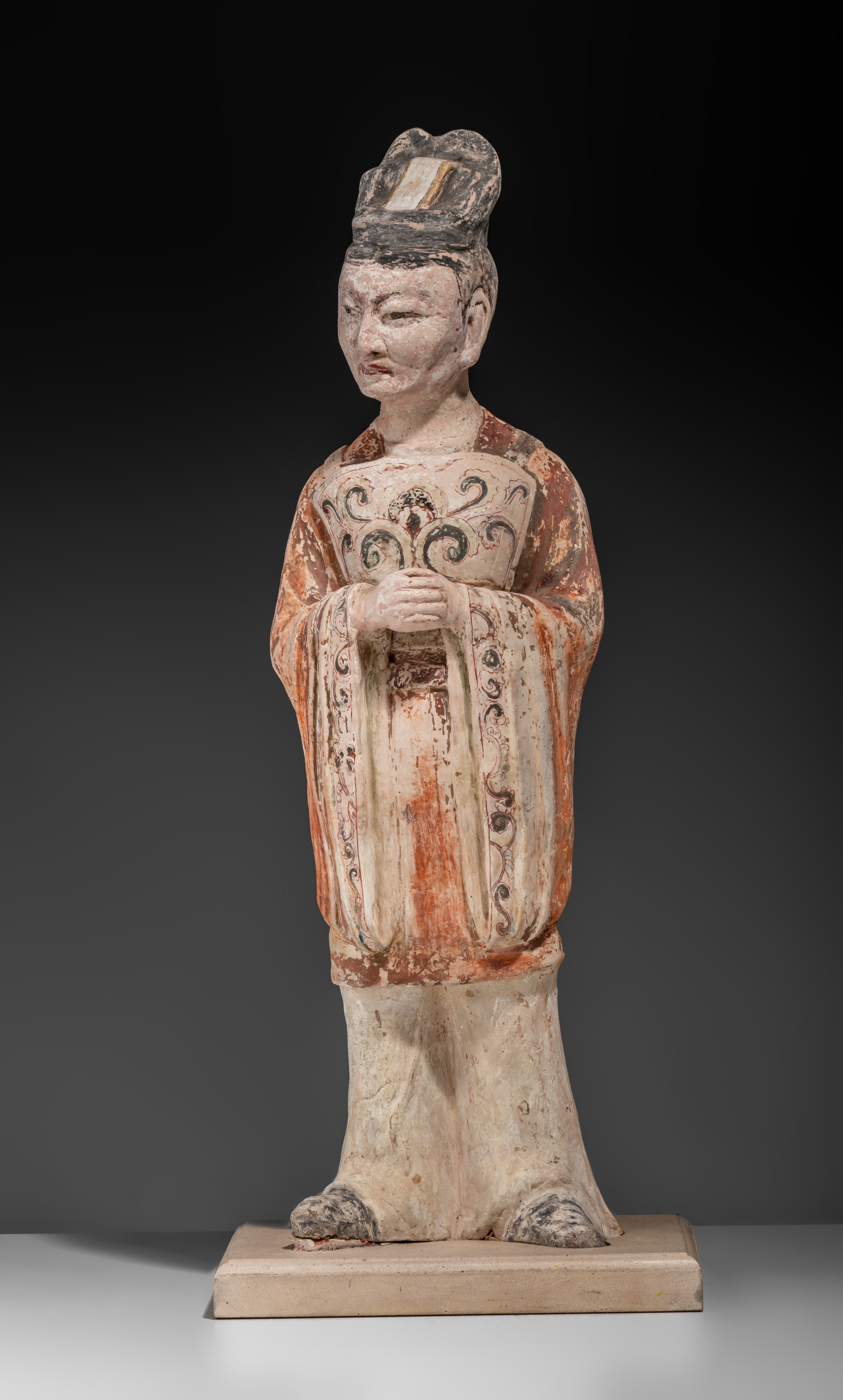 A series of two large Chinese painted pottery figures of officials, Tang dynasty, Total H 64,5 cm - Image 3 of 17