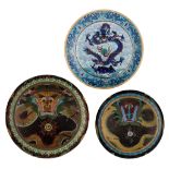 Three Chinese cloisonné enamelled 'Dragon' plates, 20thC, largest ø 29 cm