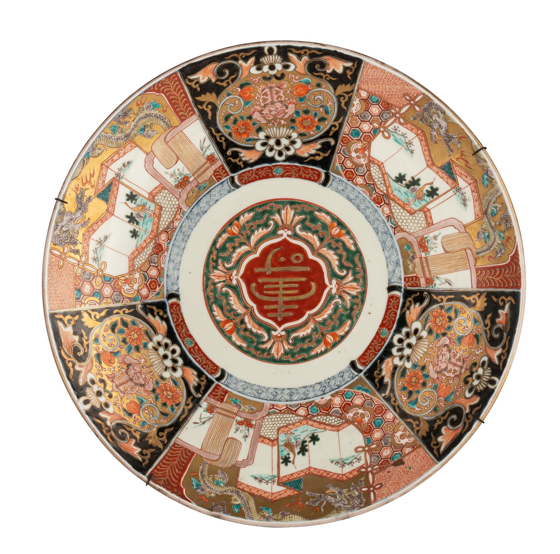 A Japanese Imari charger, late 18thC/ early 19thC, ø 45 cm