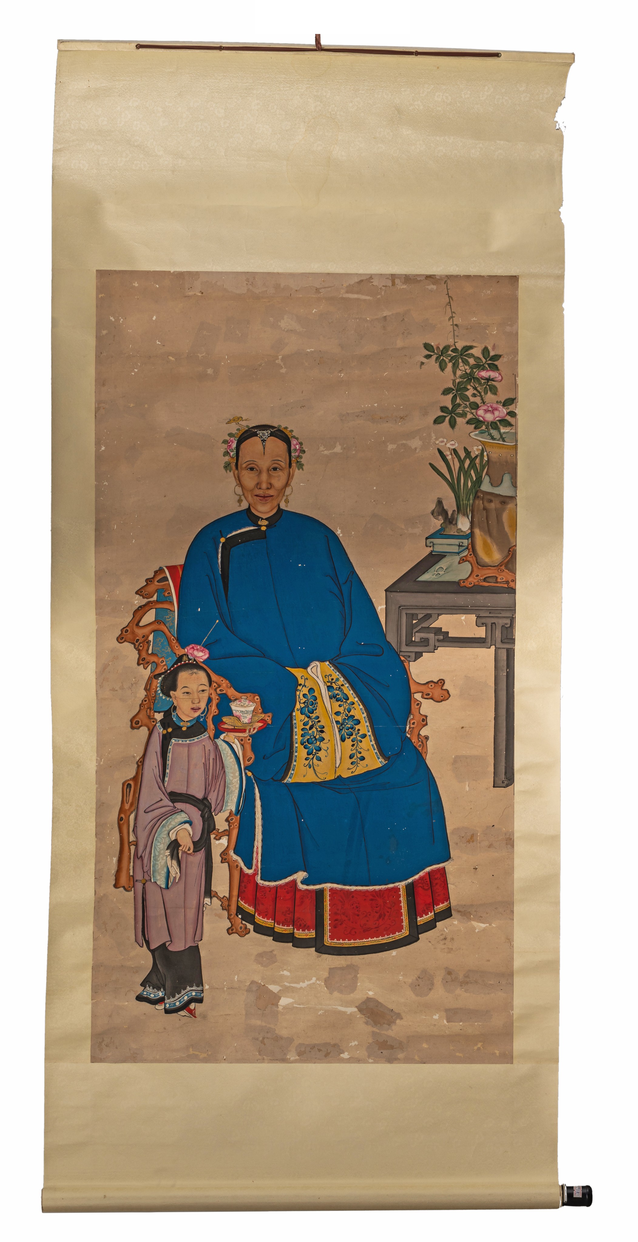 A Chinese portrait scroll, ink and watercolour on paper, 119 x 63,5 cm - Image 2 of 6