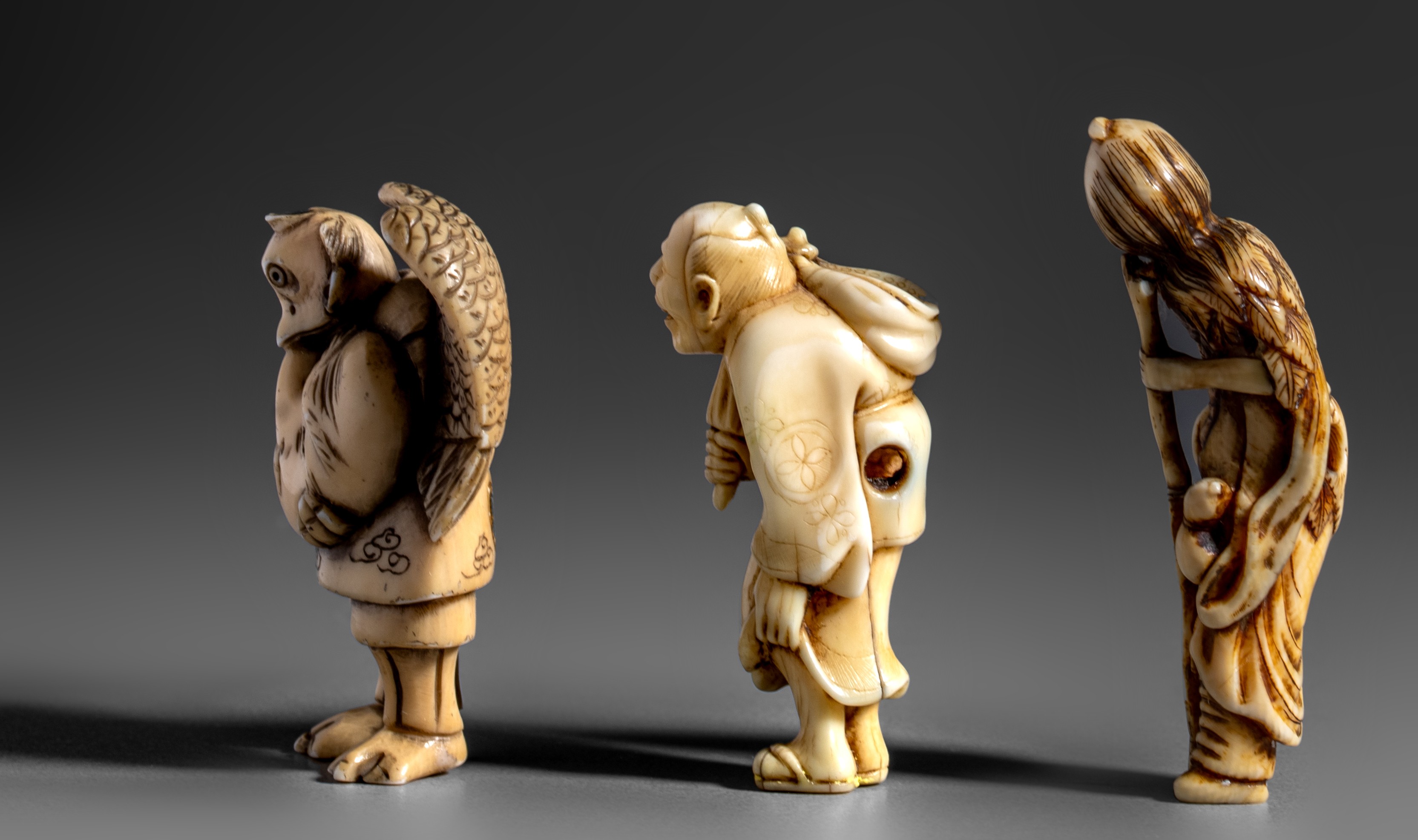 Three Japanese netsuke, Meiji period, H 5,1 - 5,1 - 5,8 cm / 14g - 23g - 12g (+) - Image 2 of 5