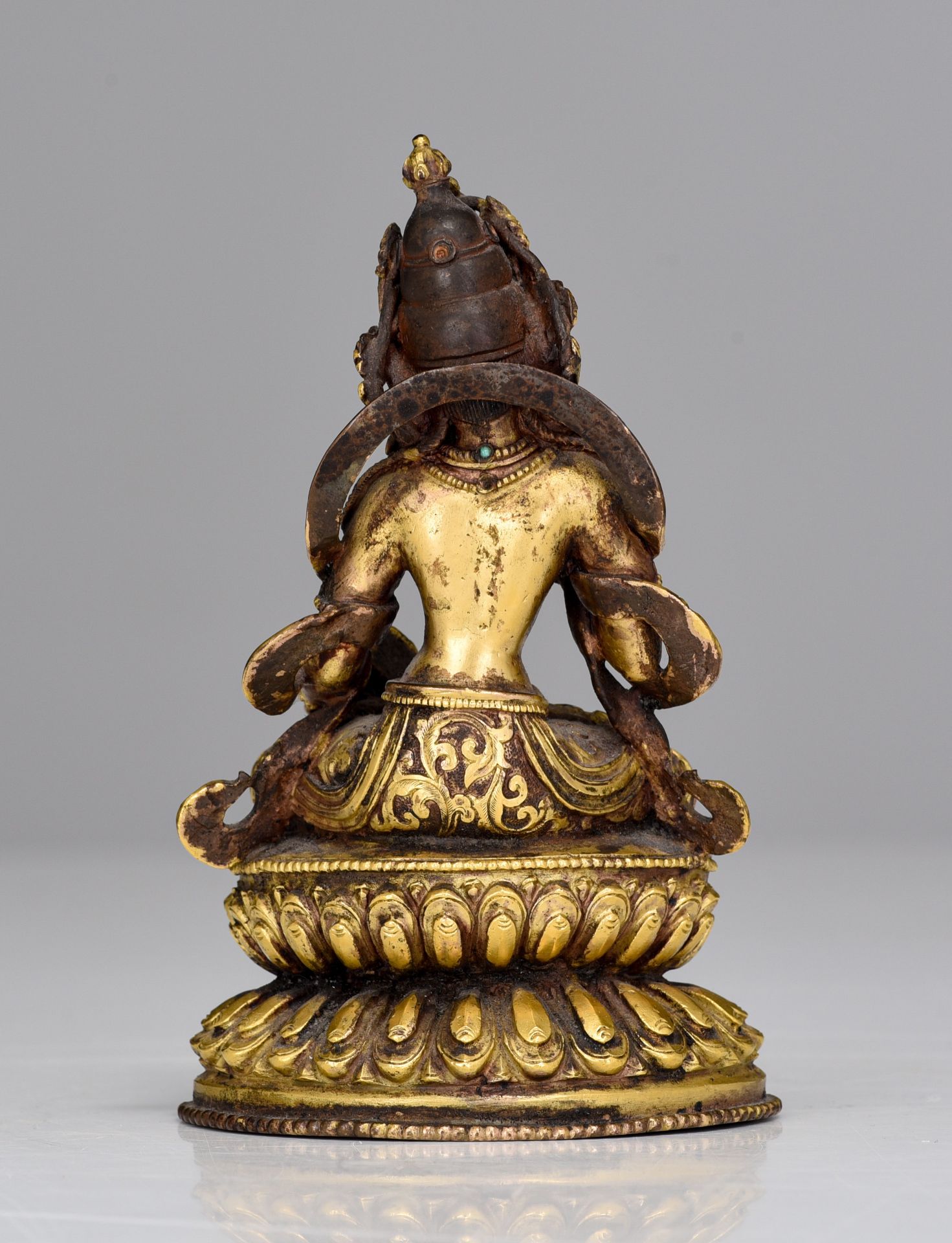 A Sino-Tibetan gilt-bronze figure of Vajrasattva, with semi-precious stone inlay, 19thC, H 13,5 cm - - Bild 10 aus 12