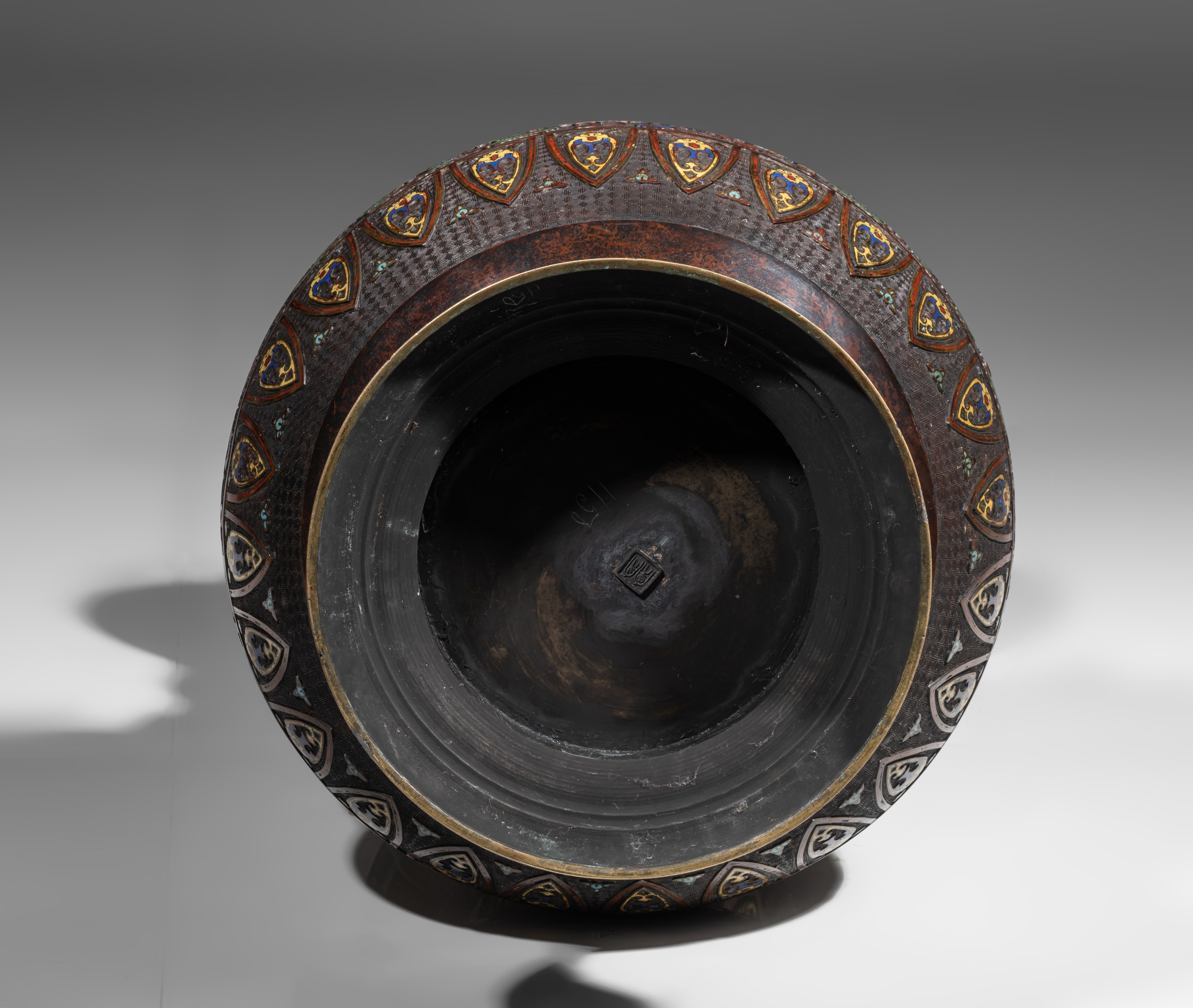 A large Japanese champlevé enamelled bronze vase, late Meiji, paired with beast handles, H 111,5 cm - Image 7 of 11