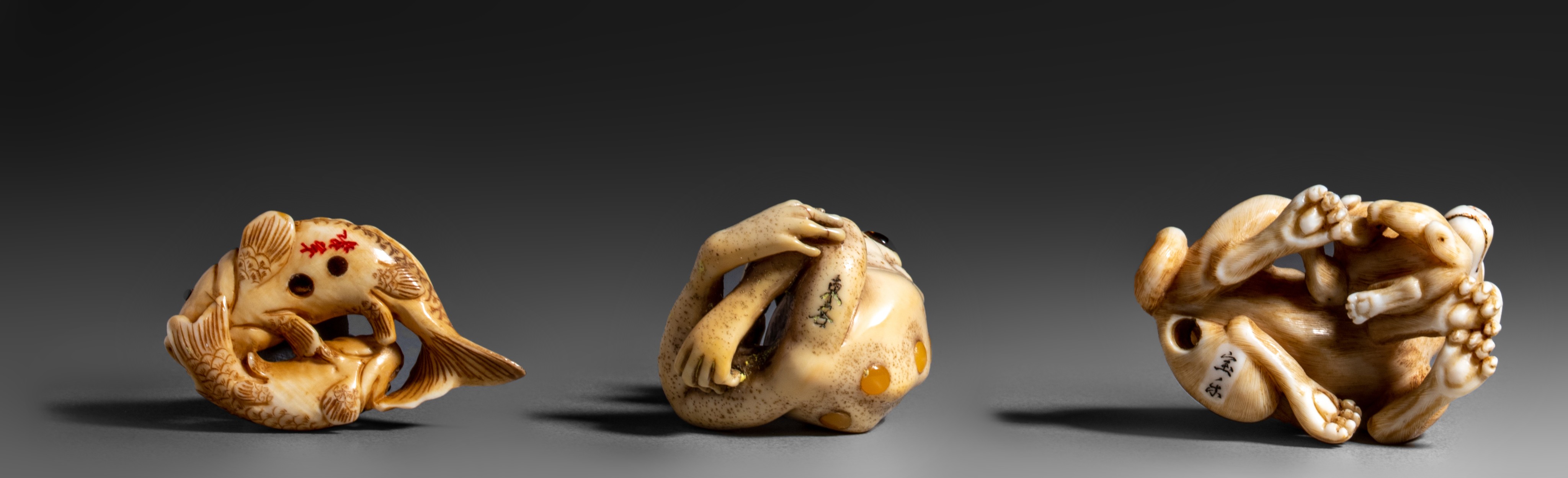 Three ivory okimono/netsuke of animals, 19thC, 15g - 23g - 5g (+) - Image 6 of 9