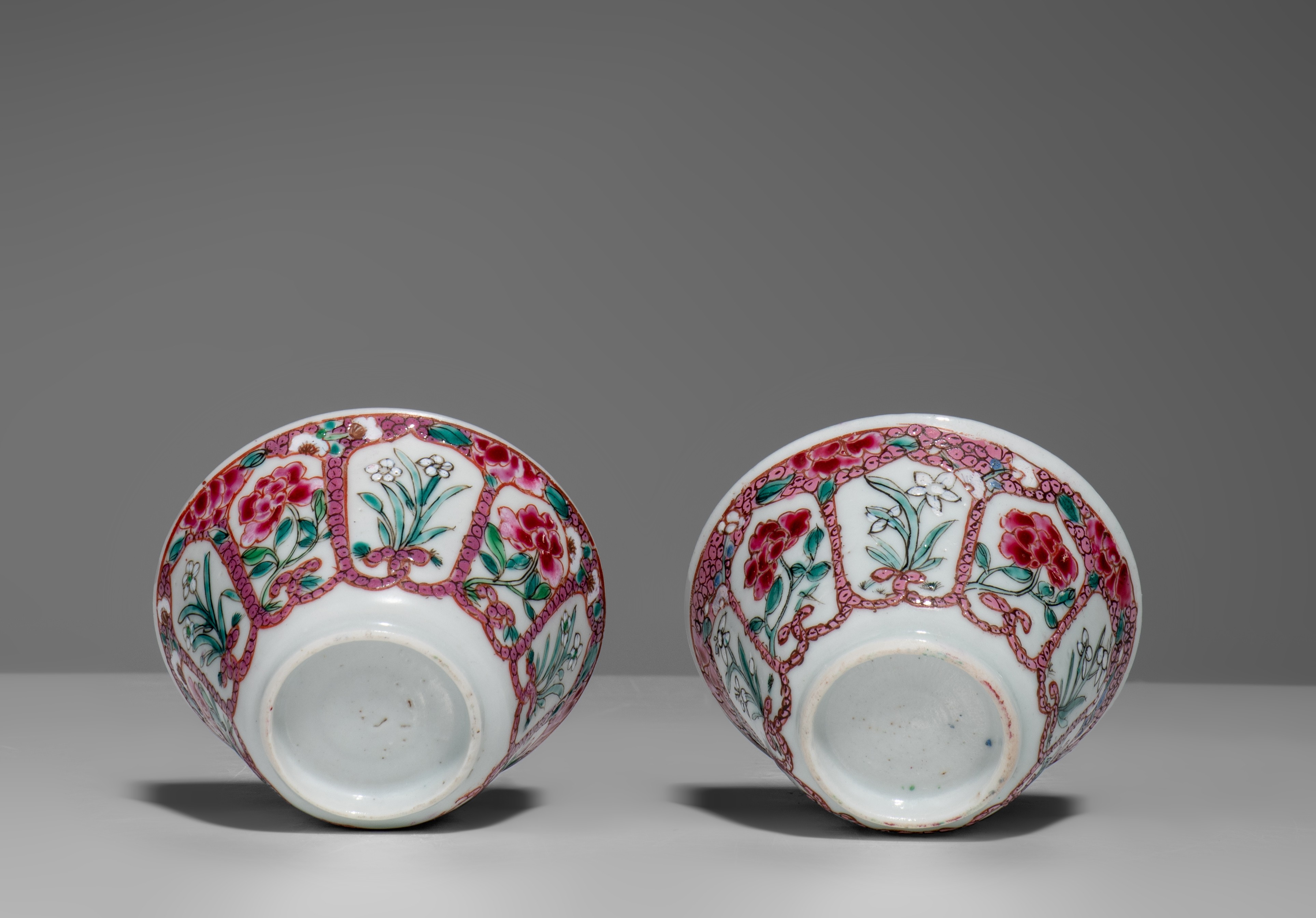 A set of Chinese famille rose and famille noire cup and saucer, and a second cup, 18thC, H 4 - ø 7 ( - Image 7 of 8