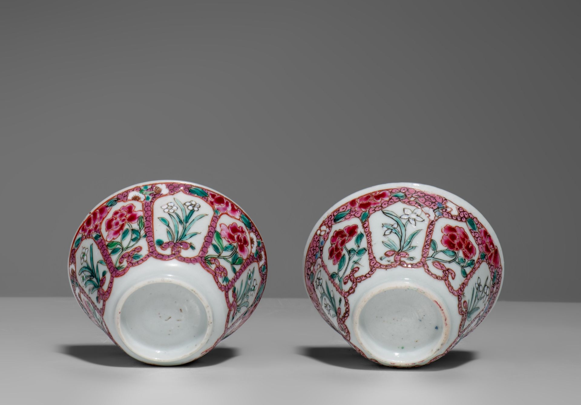 A set of Chinese famille rose and famille noire cup and saucer, and a second cup, 18thC, H 4 - ø 7 ( - Image 7 of 8