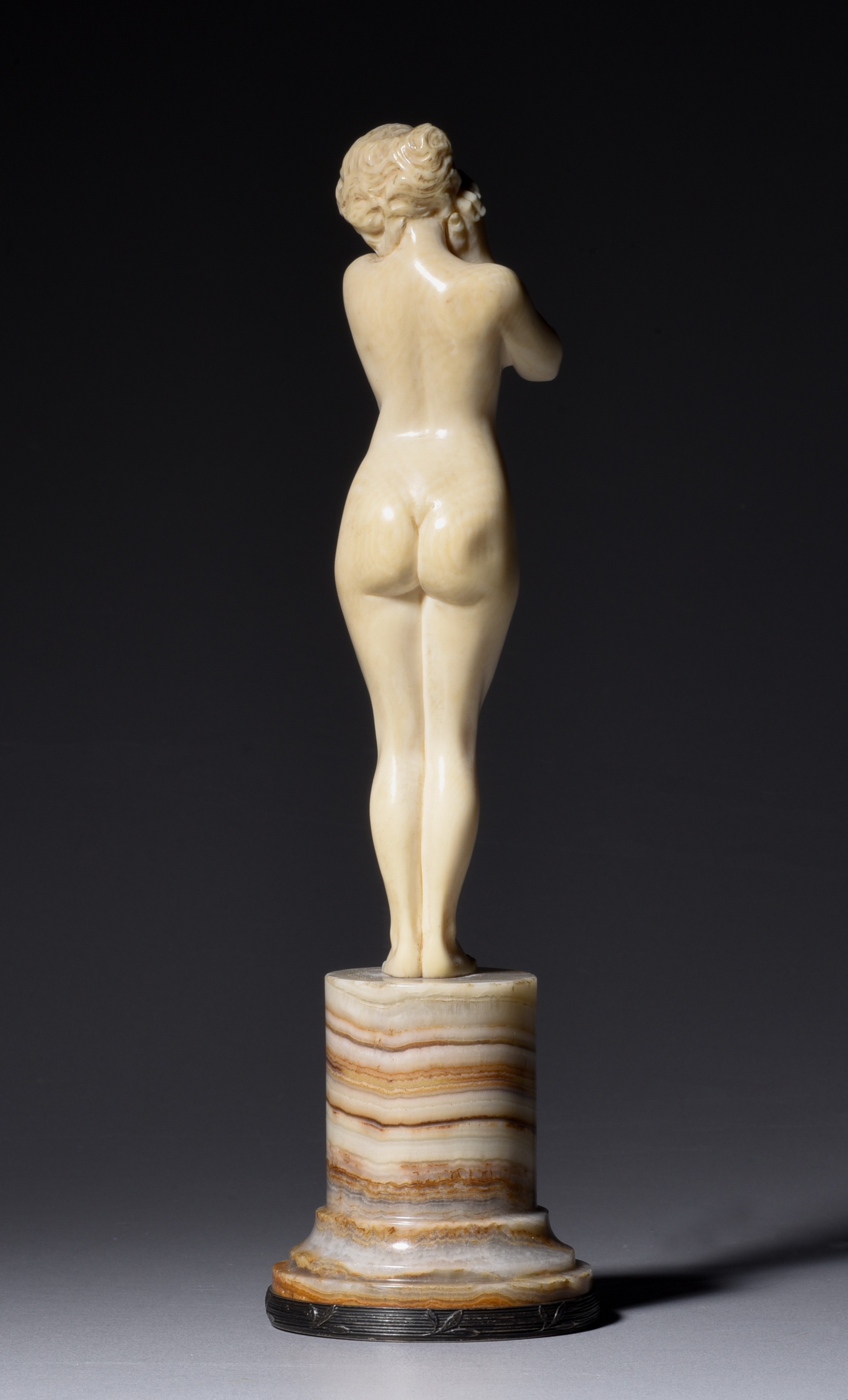 An Art Deco ivory female nude mounted on an onyx base, signed J. Bertrand, H 16,2 cm - 117g (+) - Image 3 of 4