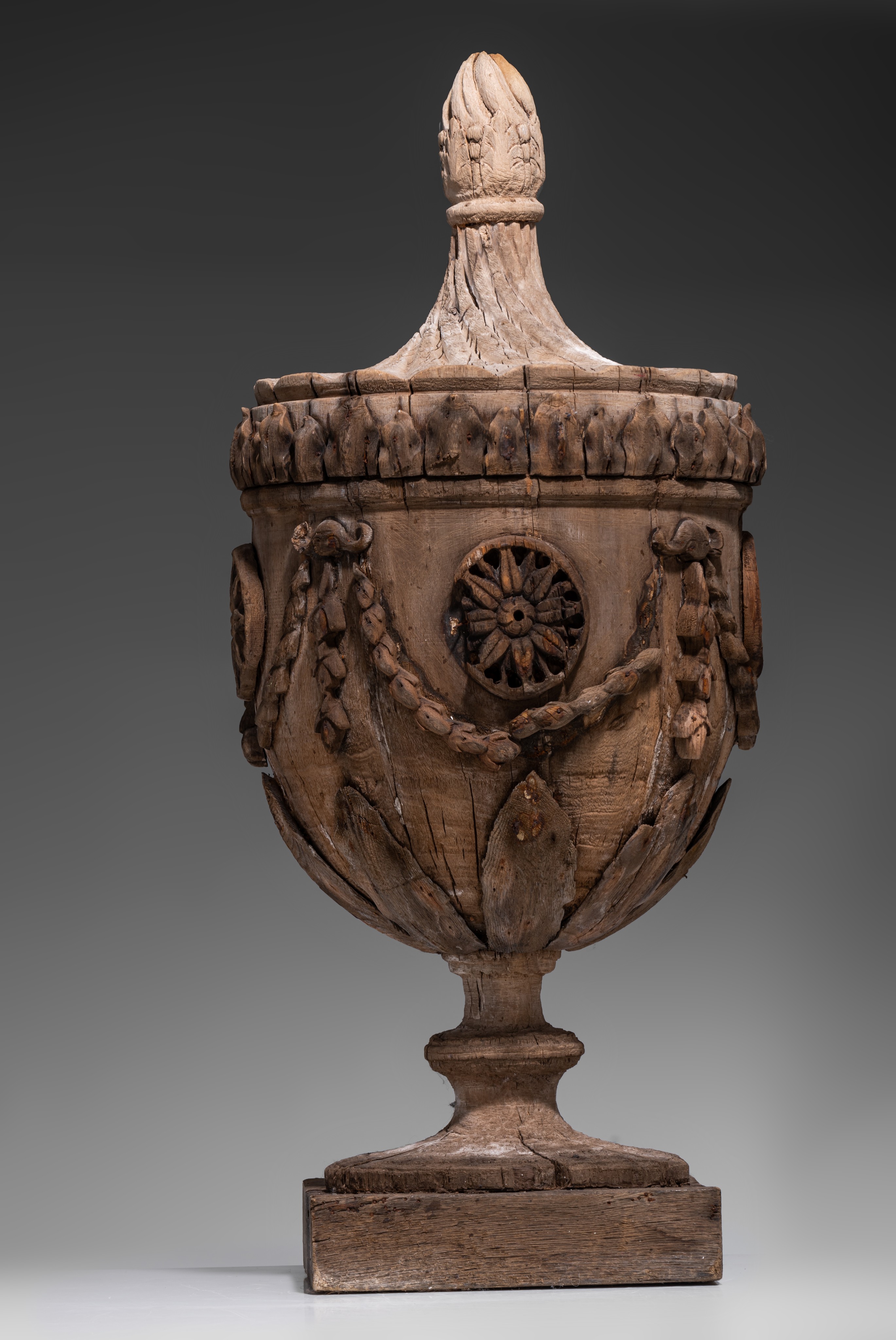 A pair of Gustavian wooden trophies, 18thC, H 77 cm - Image 16 of 26