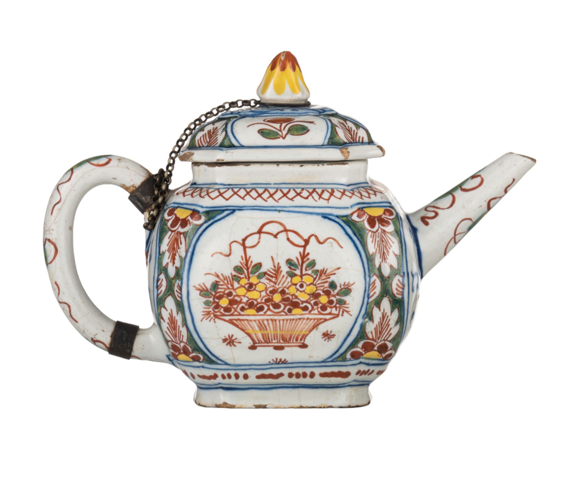 An 18thC Dutch Delft chinoiserie teapot, H 13 cm