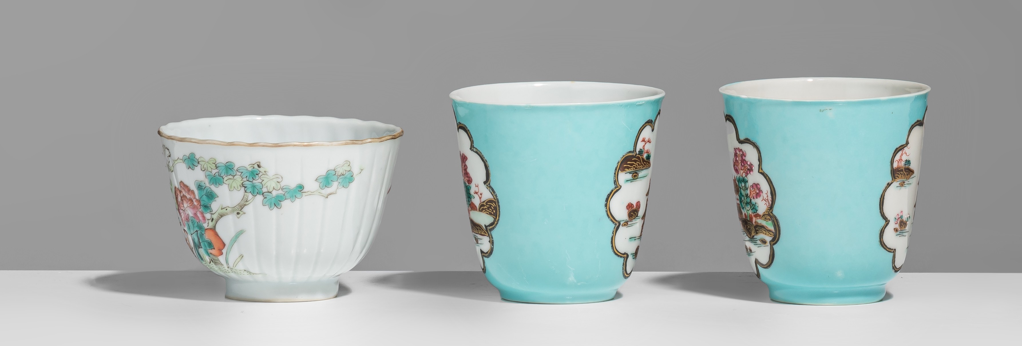 Two rare sets of Meissen-inspired Chinese export porcelain cups and saucers, 18thC, tallest H 7,5 cm - Image 5 of 10