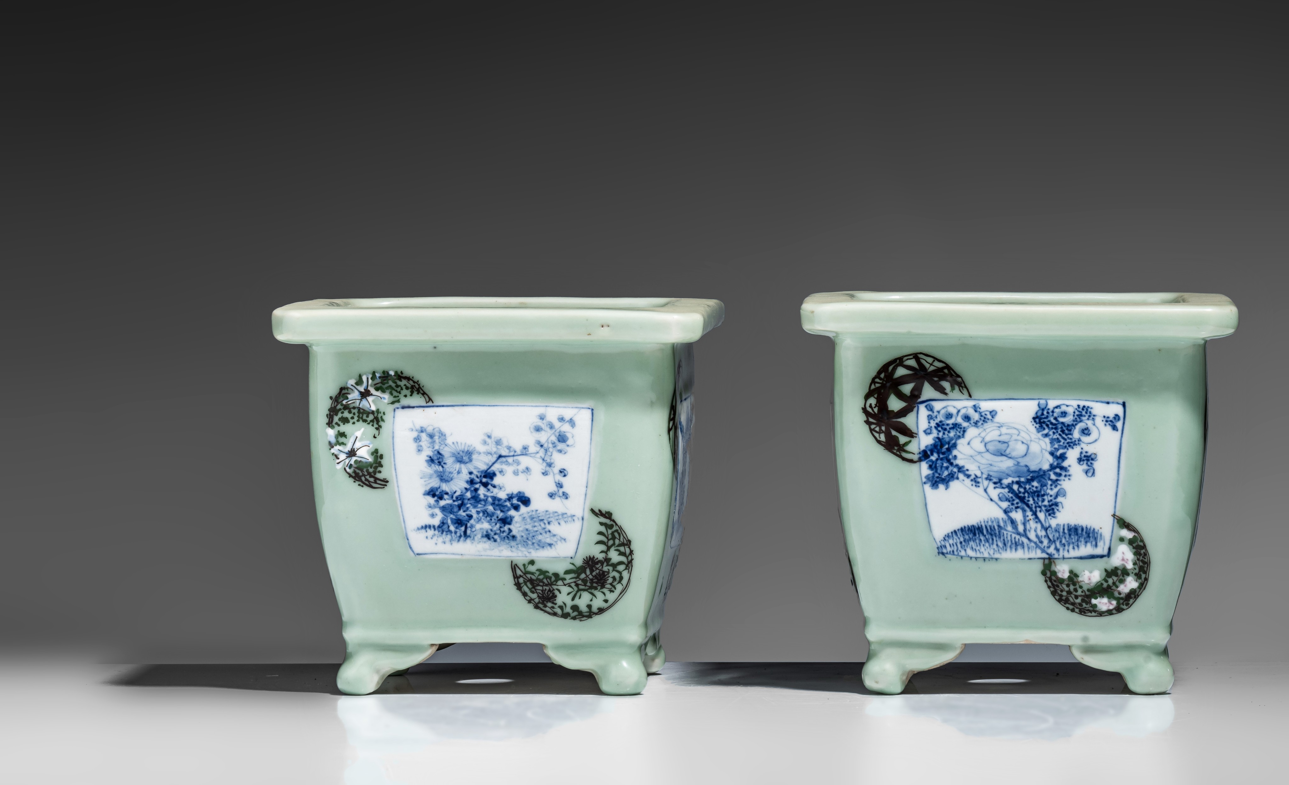 Two Japanese celadon ground planters, late Meiji/ early Taisho period, 17,5 x 17,5 cm - H 15,5 cm - Image 6 of 8