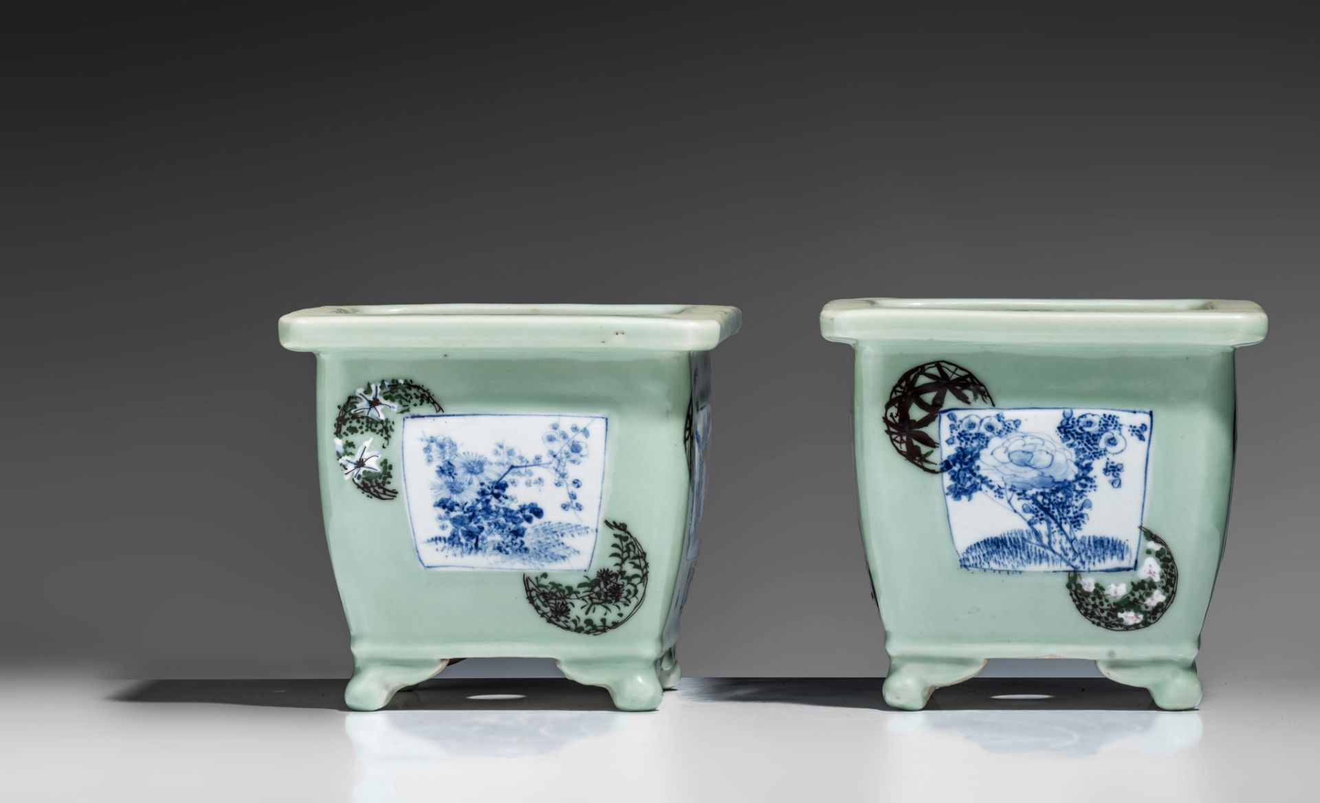 Two Japanese celadon ground planters, late Meiji/ early Taisho period, 17,5 x 17,5 cm - H 15,5 cm - Image 6 of 8