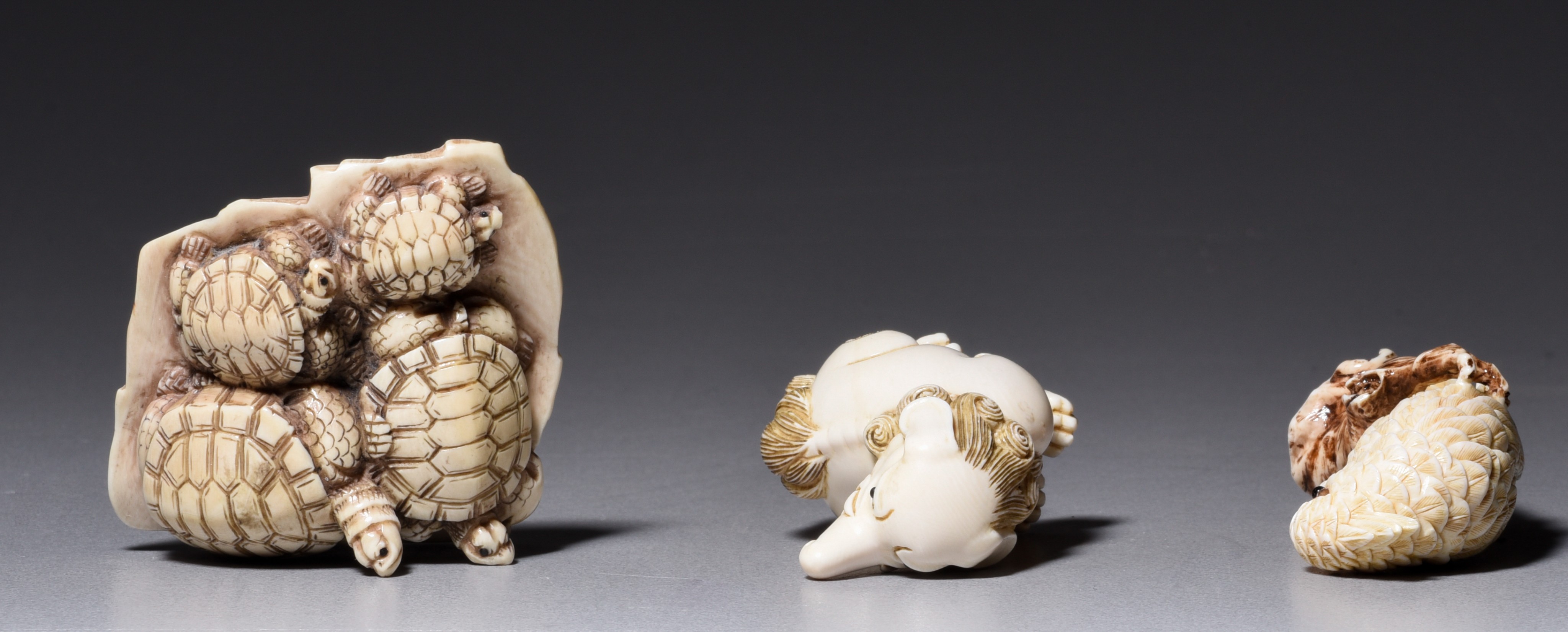 Two ivory okimono and one netsuke, late 19th/early 20thC, 38g - 25g - 18g (+) - Image 6 of 7