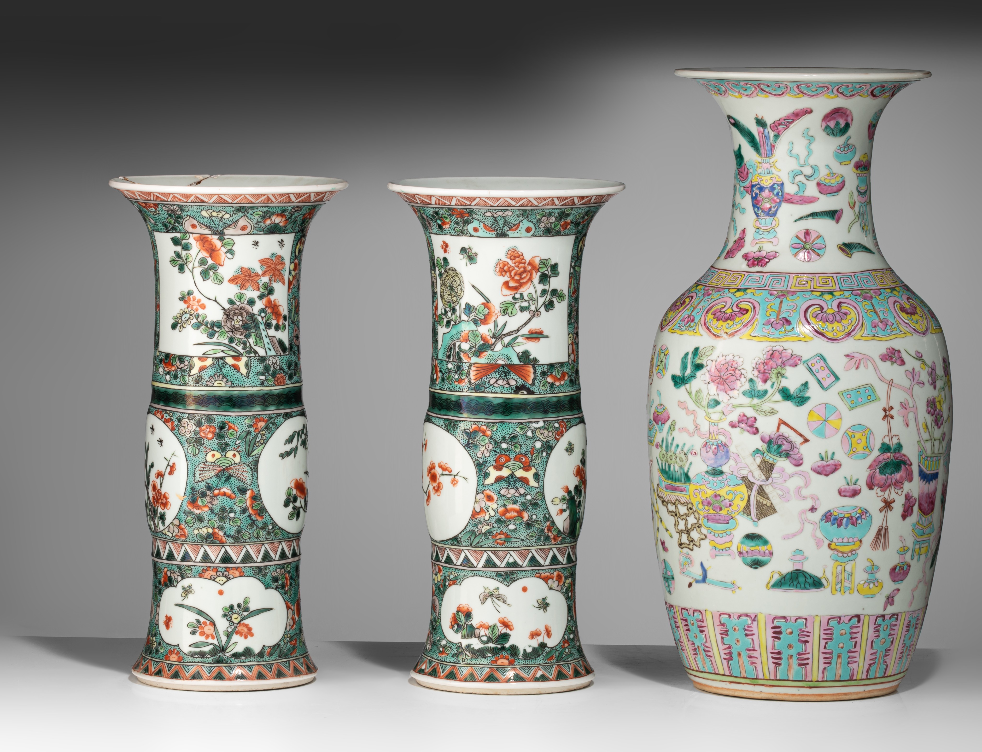 A pair of Chinese famille verte Gu vases, 19thC, H 36 cm - and a famille rose 'One Hundred Antiquiti - Image 4 of 7