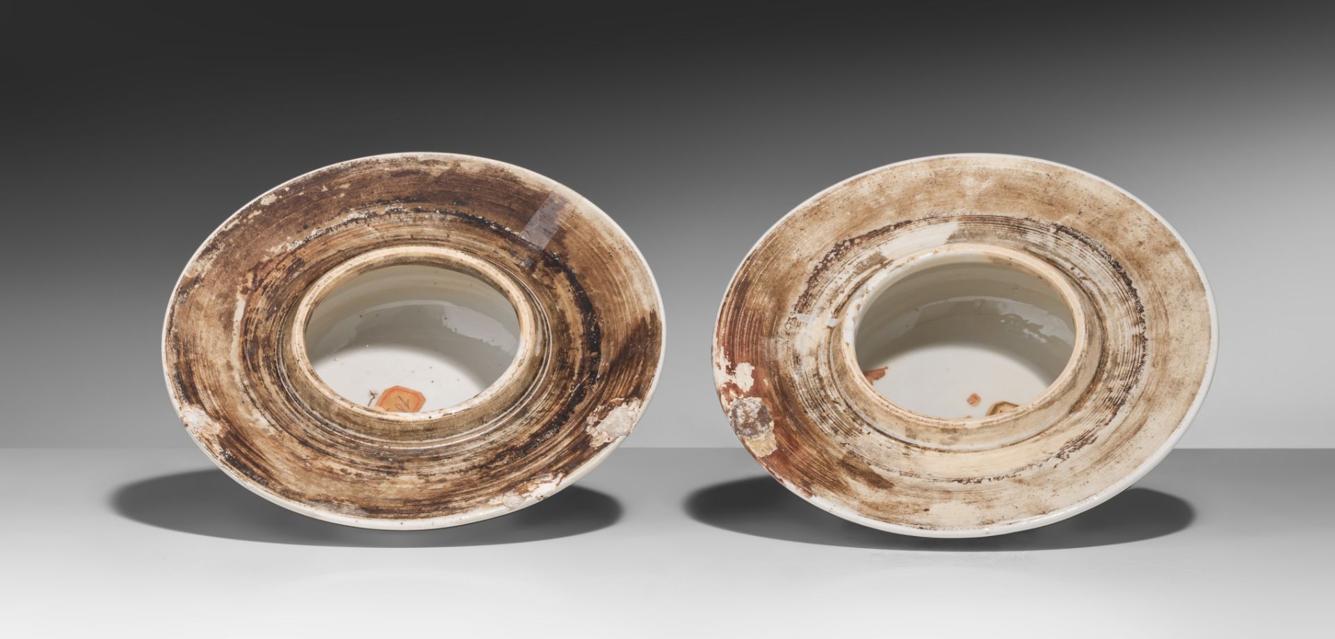 A pair of Chinese famille rose floral decorated covered vases, Yonghzeng period, H 42 cm - Image 8 of 9
