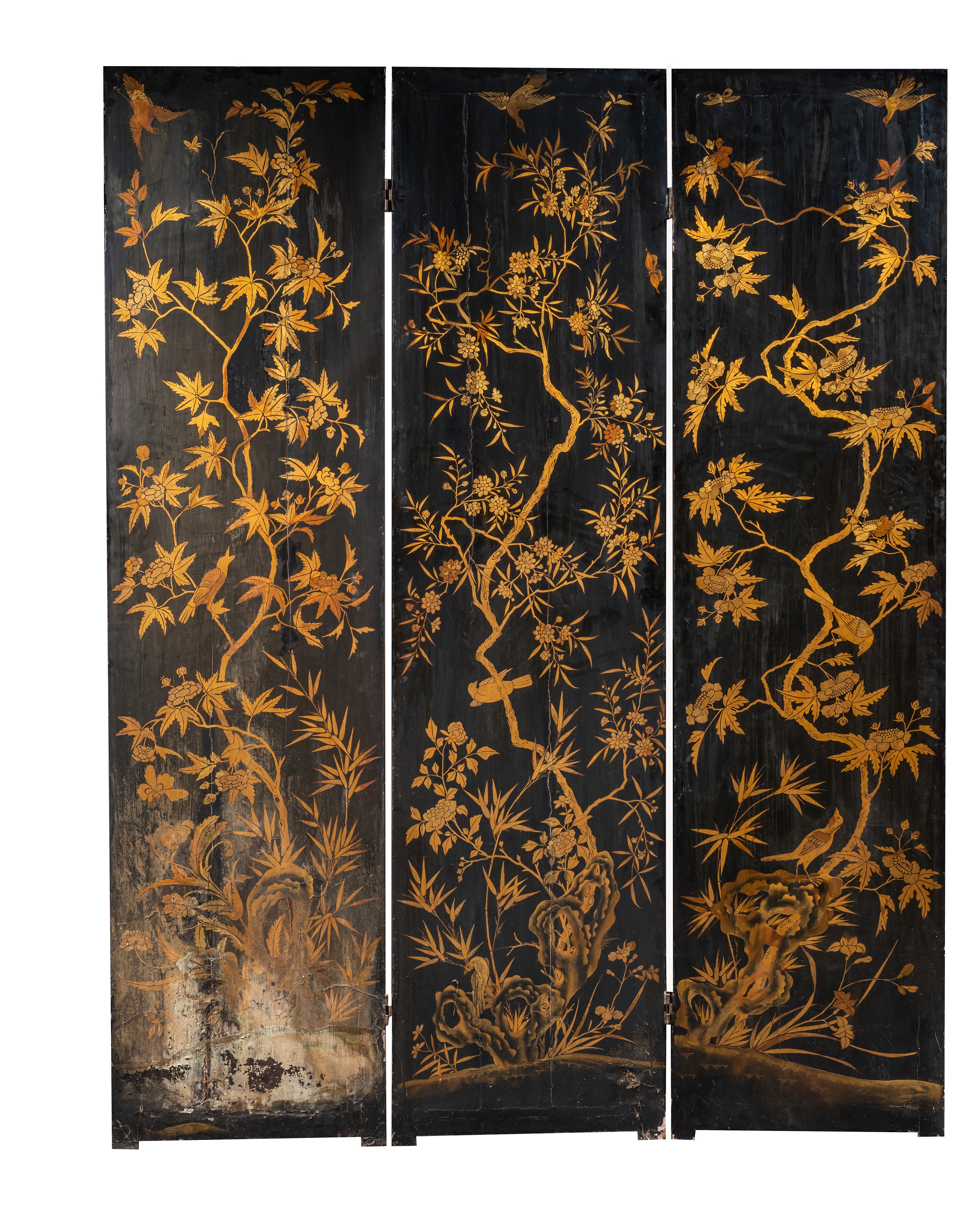 A Chinese export eight-panel gilt and black lacquer screen, late Qing dynasty, late 18thC/early 19th - Image 6 of 9