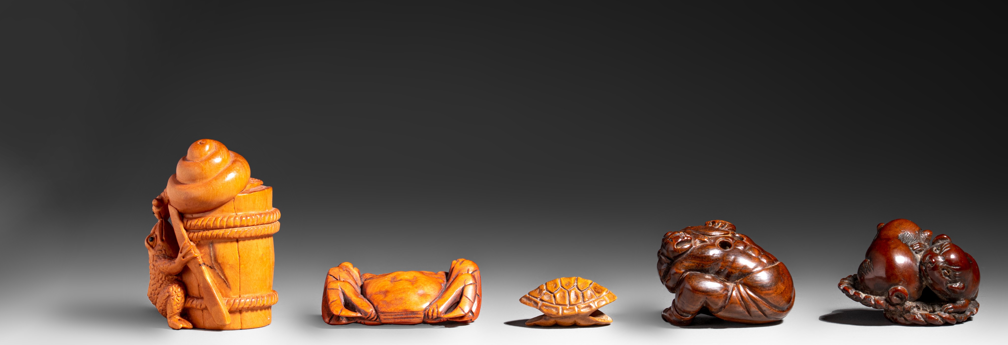 Four netsuke and a ditto ojime, 19th/20thC, H 5,4 cm - W 4,6 cm - W 4,1 cm - W 3,9 cm - H 2,8 cm - Image 5 of 7