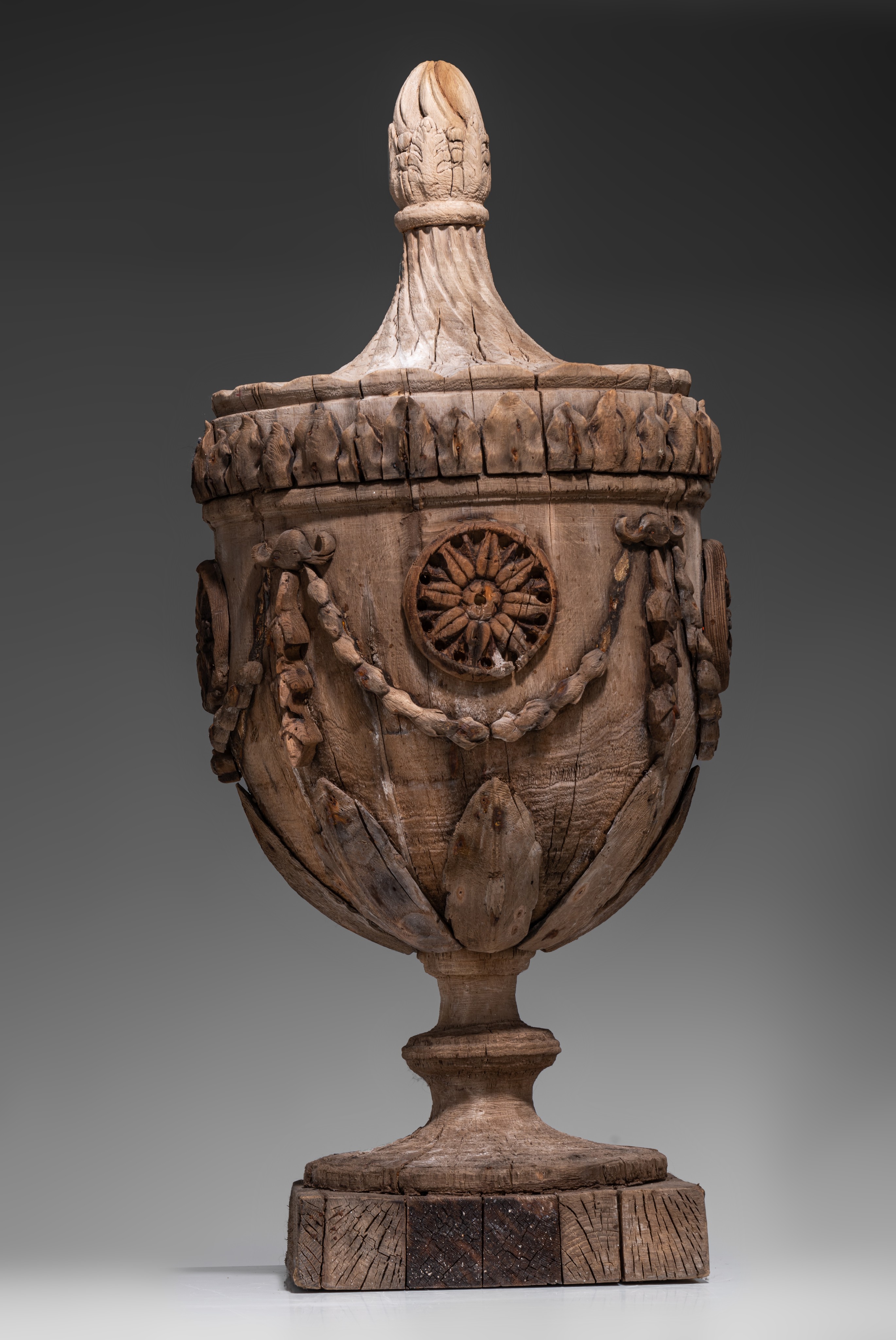 A pair of Gustavian wooden trophies, 18thC, H 77 cm - Image 4 of 26