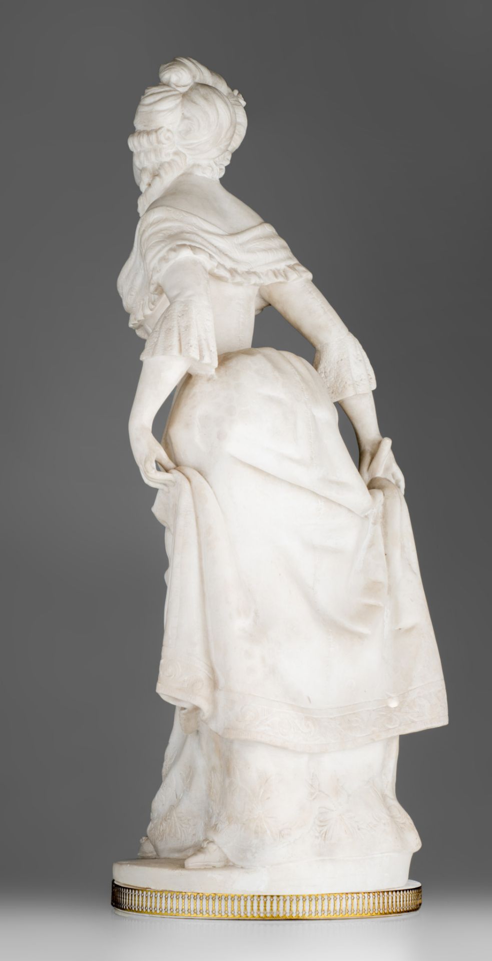 Dominique Alonzo (act. 1910-1930), 'la Révérence', Carrara marble, H 67 cm - Image 13 of 16