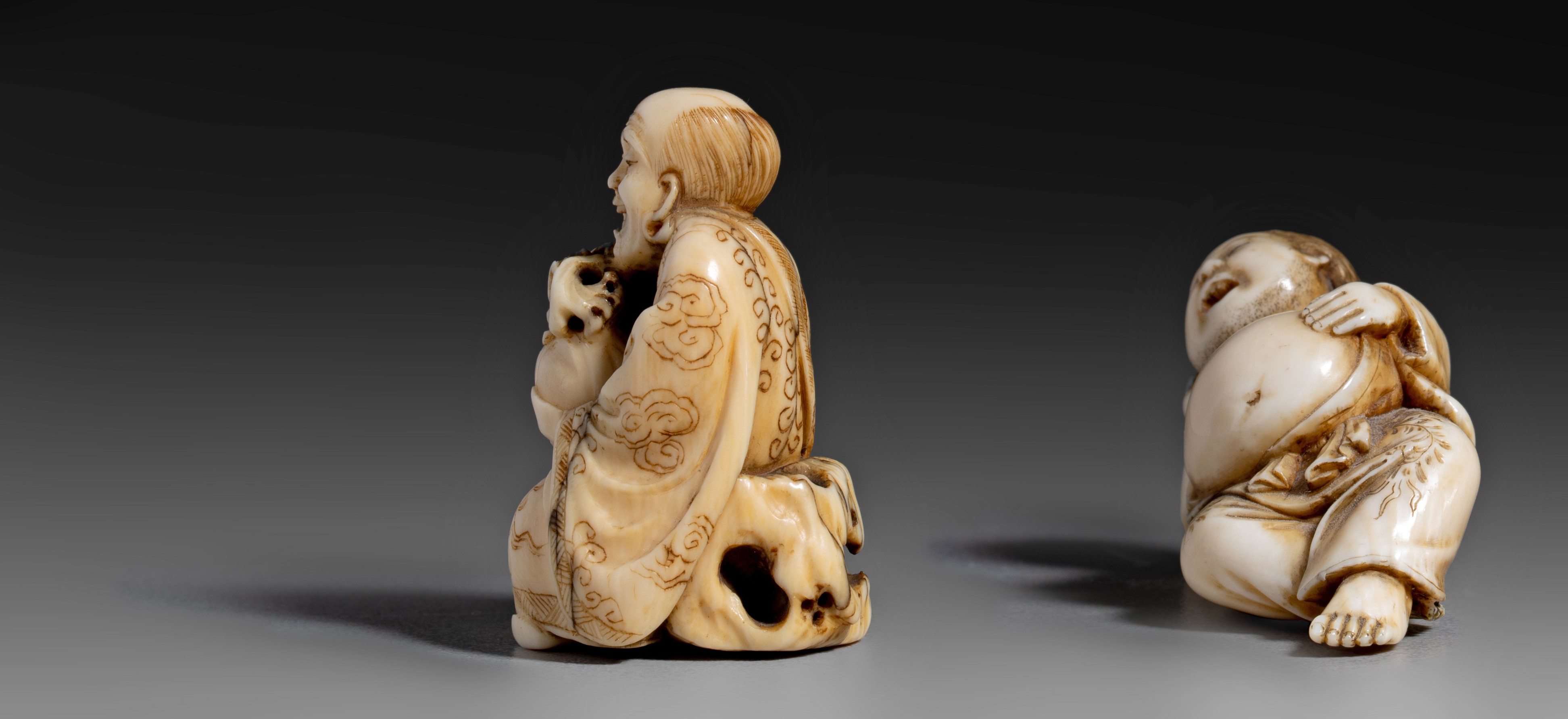 Two Japanese ivory netsuke, Meiji period, 22g - 24g (+) - Image 3 of 7
