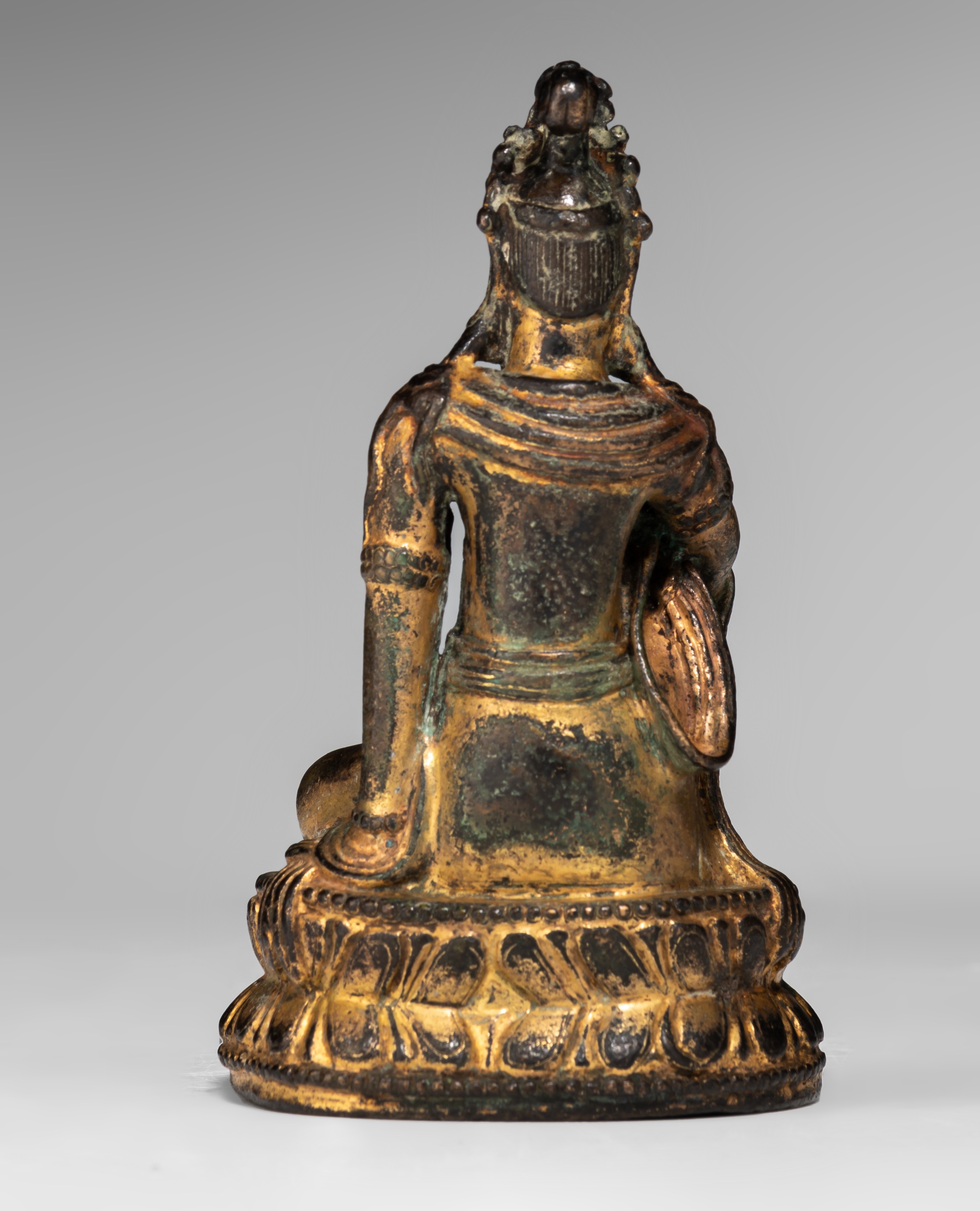 A Chinese Song style gilt-lacquered bronze figure of Bodhisattva Avalokiteshvara in Water Moon Form - Image 7 of 11