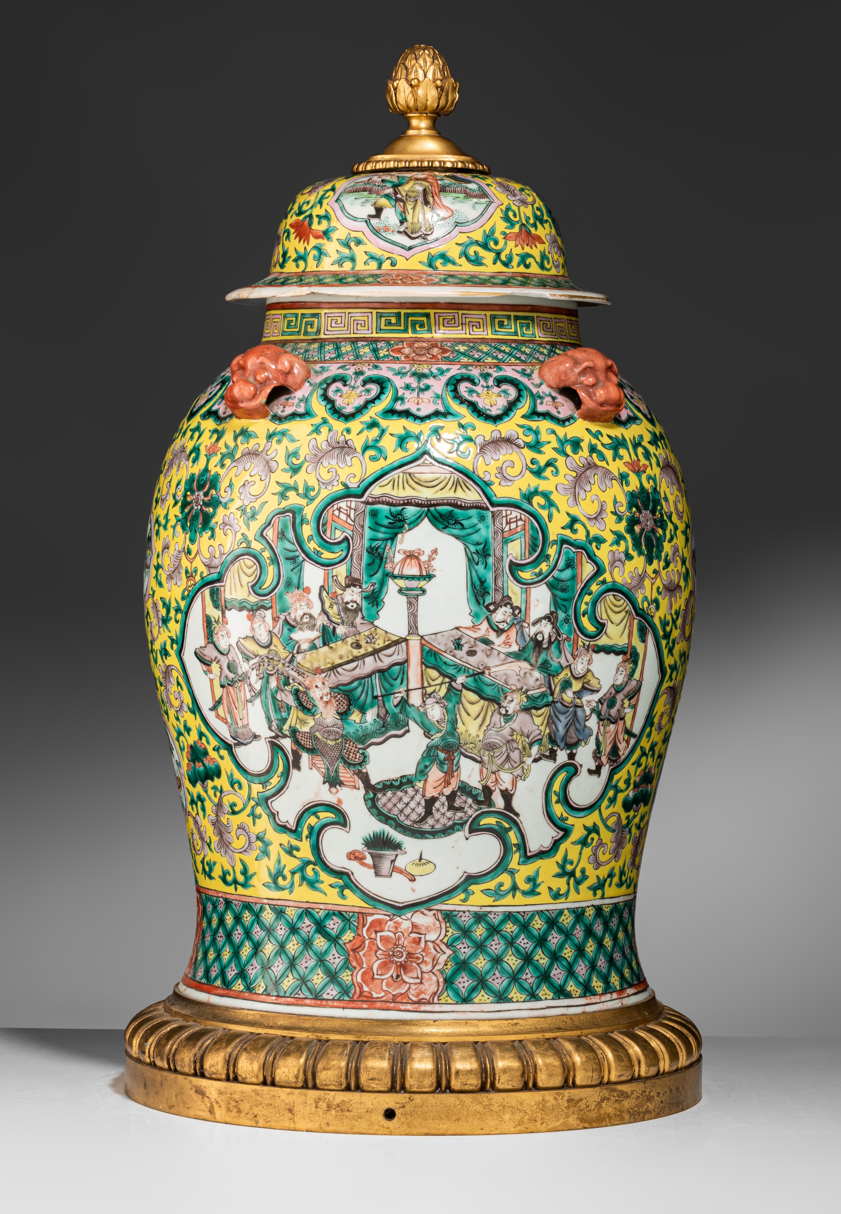 A Chinese famille rose covered vase, 19thC, H 53,5 - Total H 71 cm - Image 4 of 9