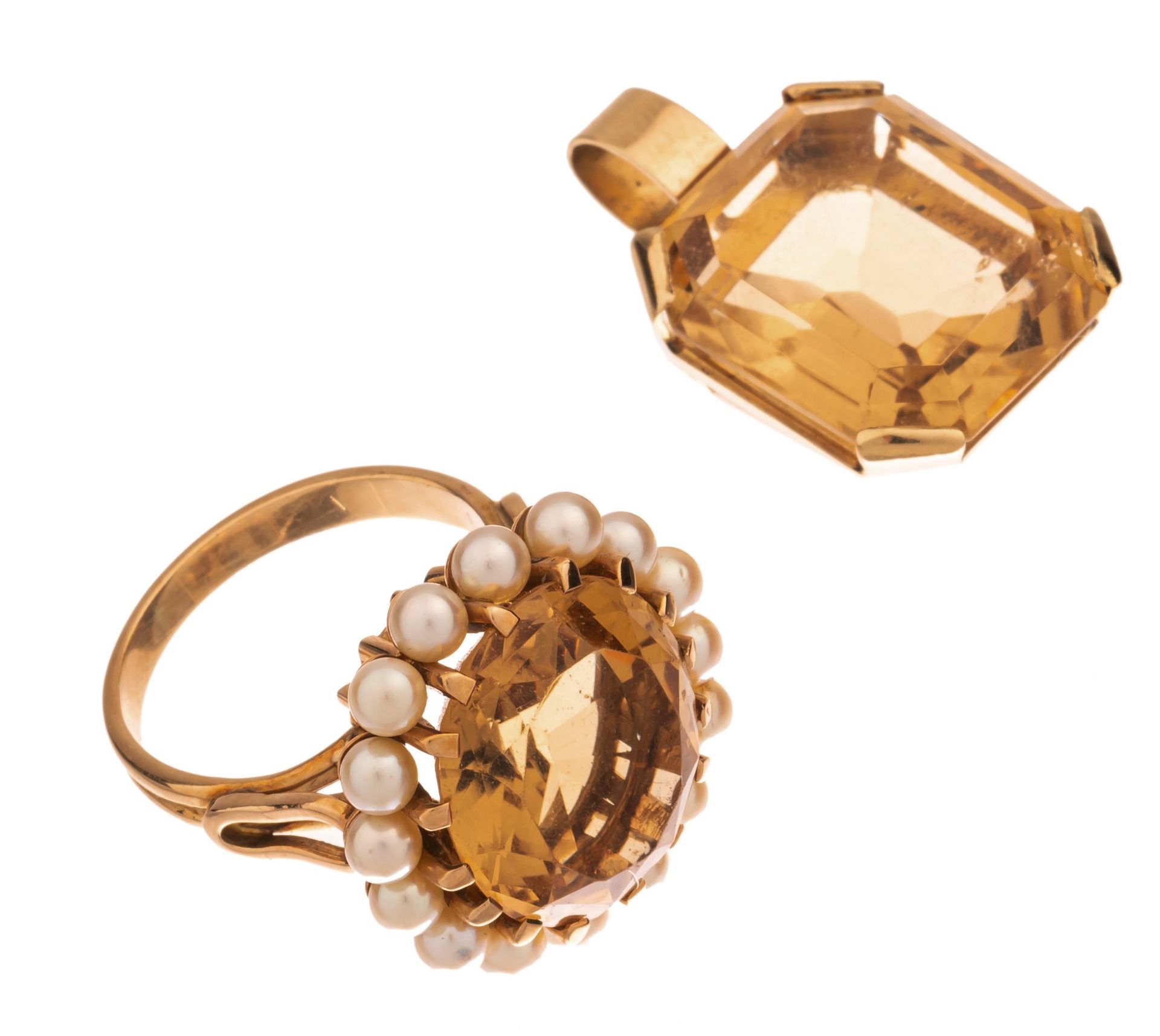 A floral-shaped 18ct yellow gold ring, set with topazes and pearls, 11 g, and a ditto pendant, 8 g