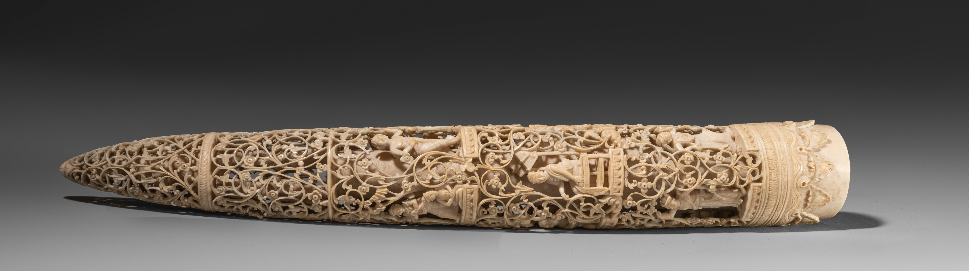 A Burmese sculpted ivory tusk, H 38,1 cm, 624 g, 19thC (+) - Image 2 of 9