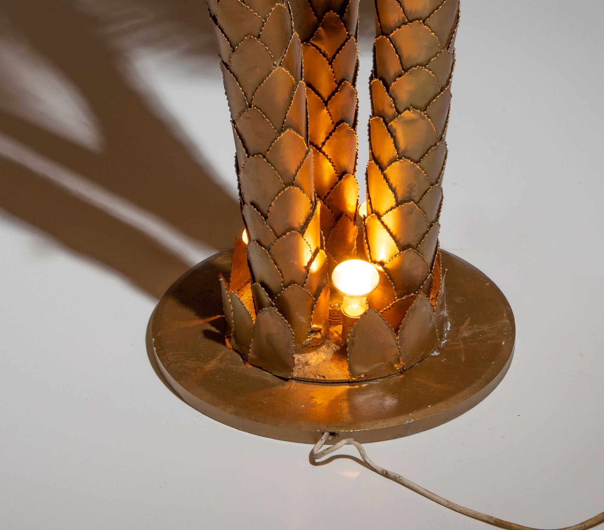 A vintage decorative copy of a palm tree lamp, in the Maison Jansen manner, '70s/80s, H 185 cm - Image 6 of 9