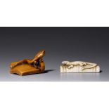 Two netsuke depicting reptiles, 19thC, 11g - 22g (+)