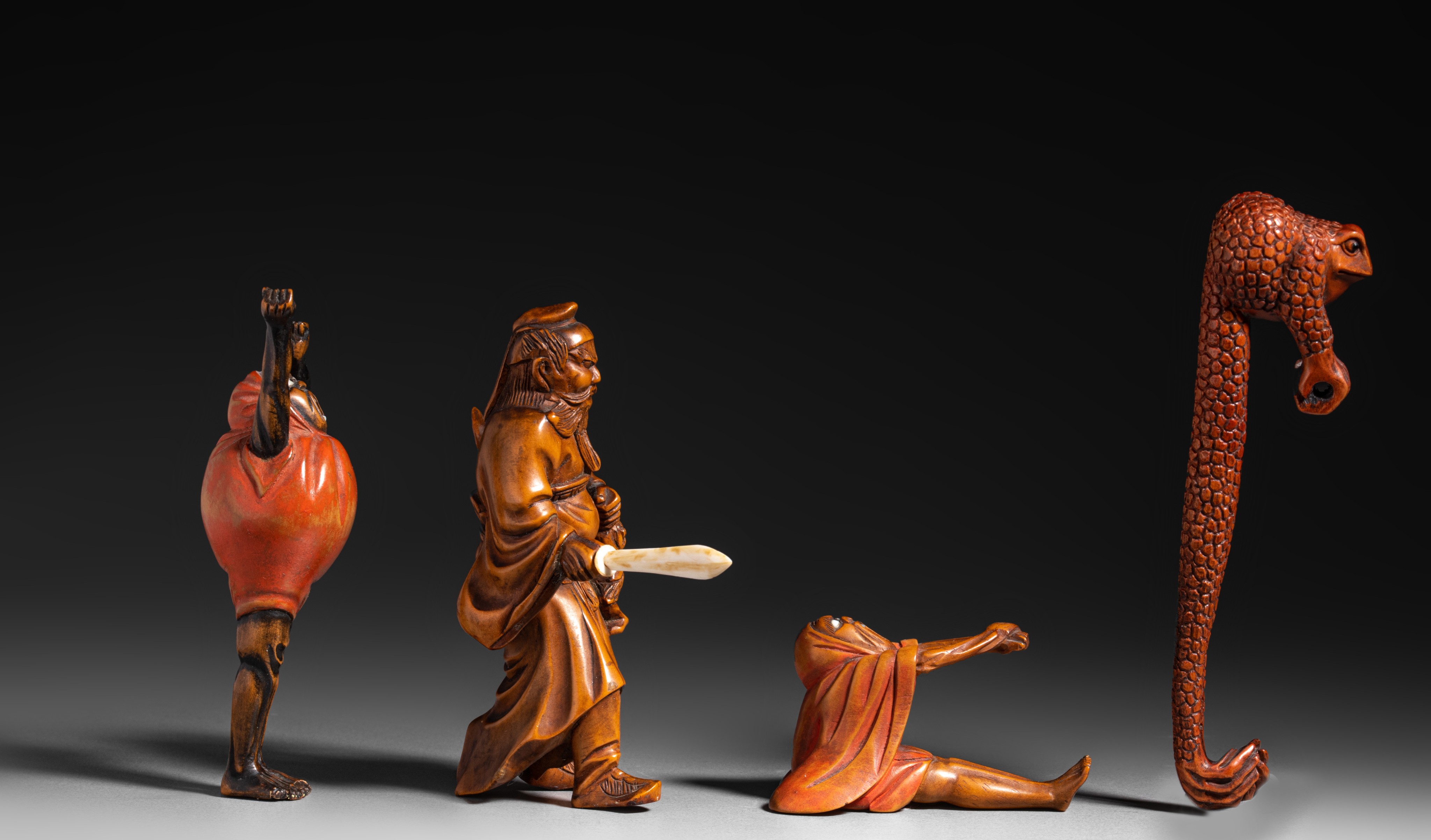 Four netsuke/okimono, some Meiji period, W 6 cm - H 9,6 cm - H 11,6 cm - H 9,5 cm - Image 6 of 7