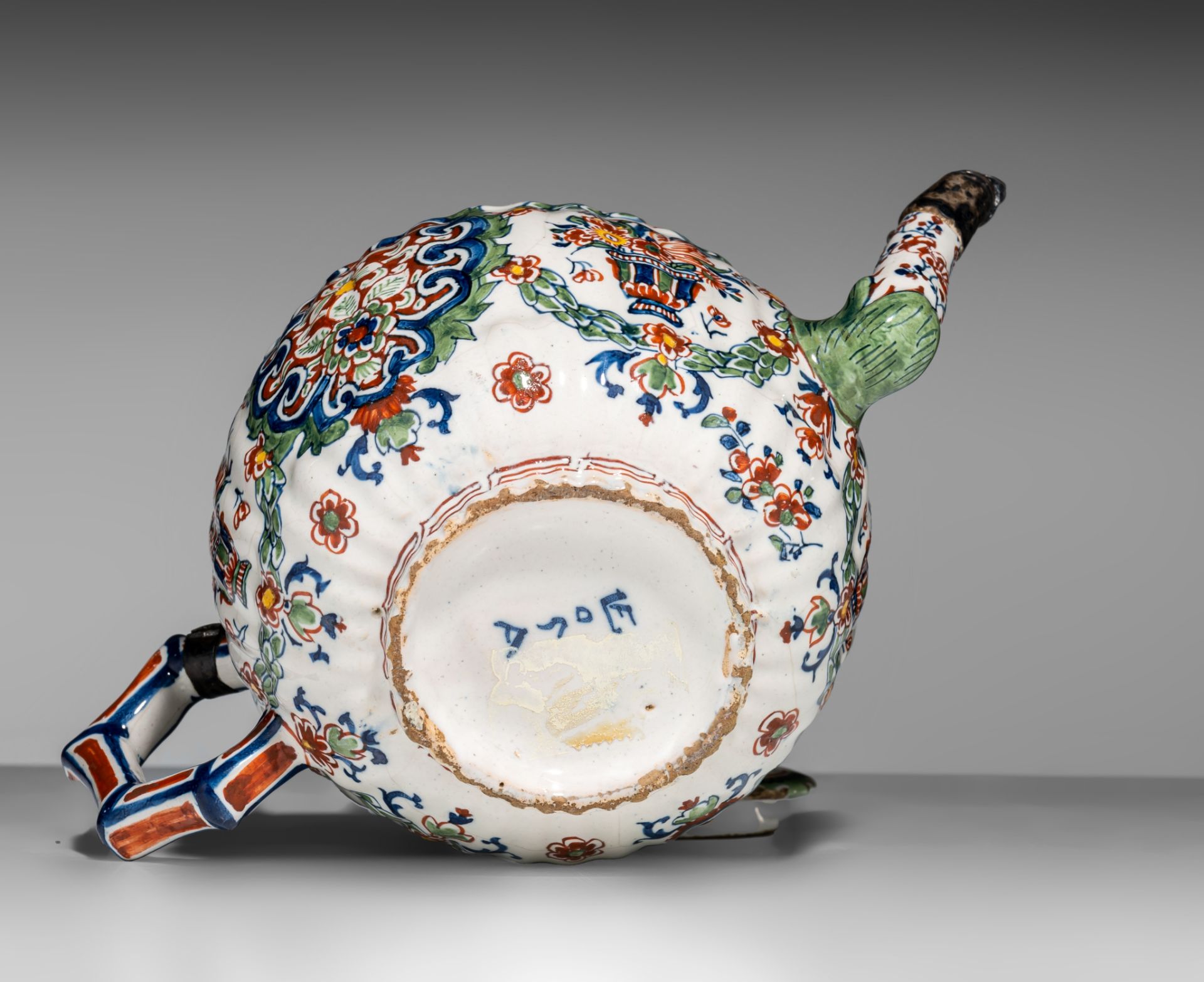 An 18thC Dutch Delft Kakiemon-style teapot, marked Lambertus van Eenhoorn, H 12 cm - Image 9 of 10