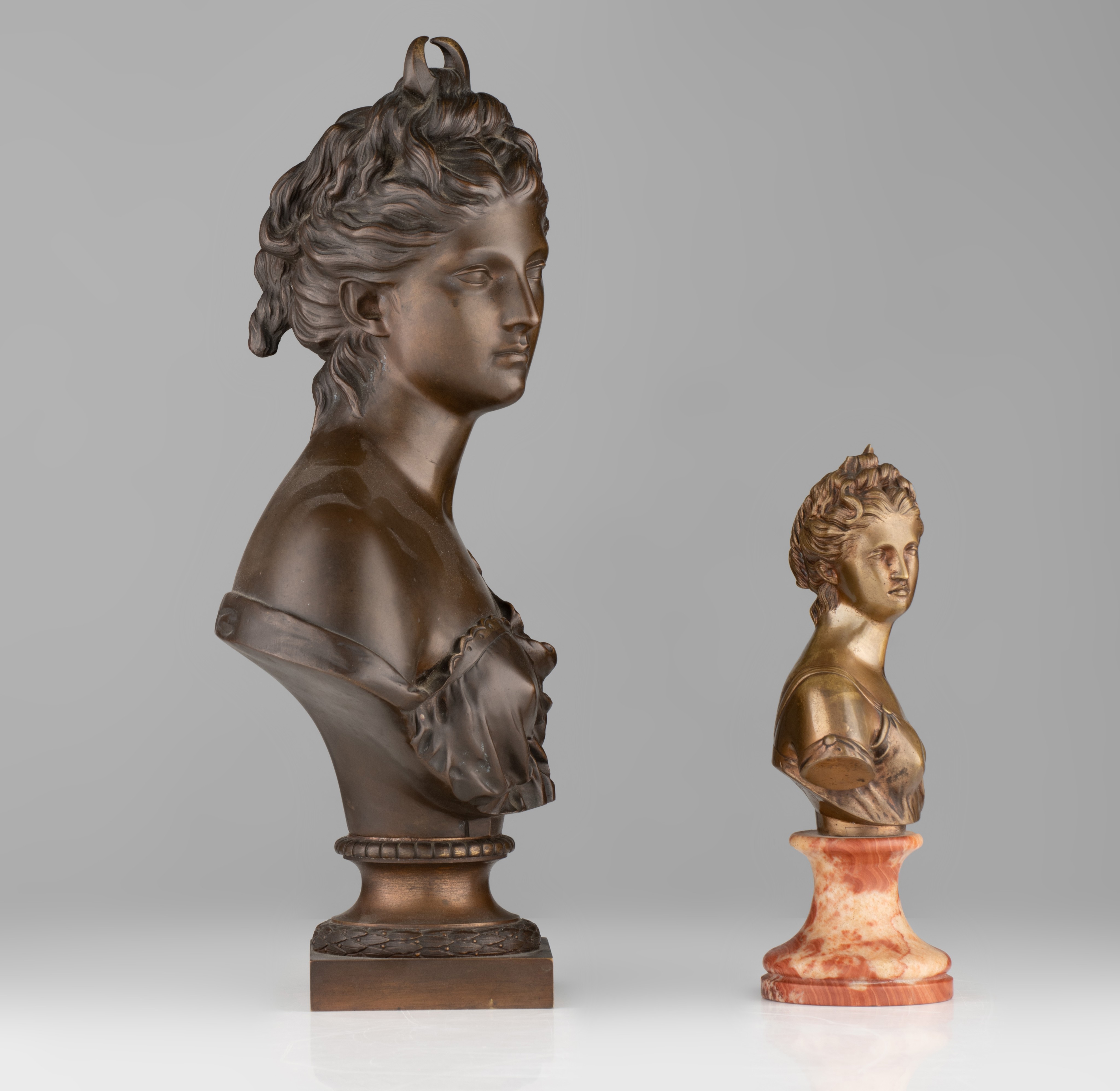 A larger and a smaller bronze bust of Diana, both after Houdon, H 27 - 47 cm - Image 6 of 7