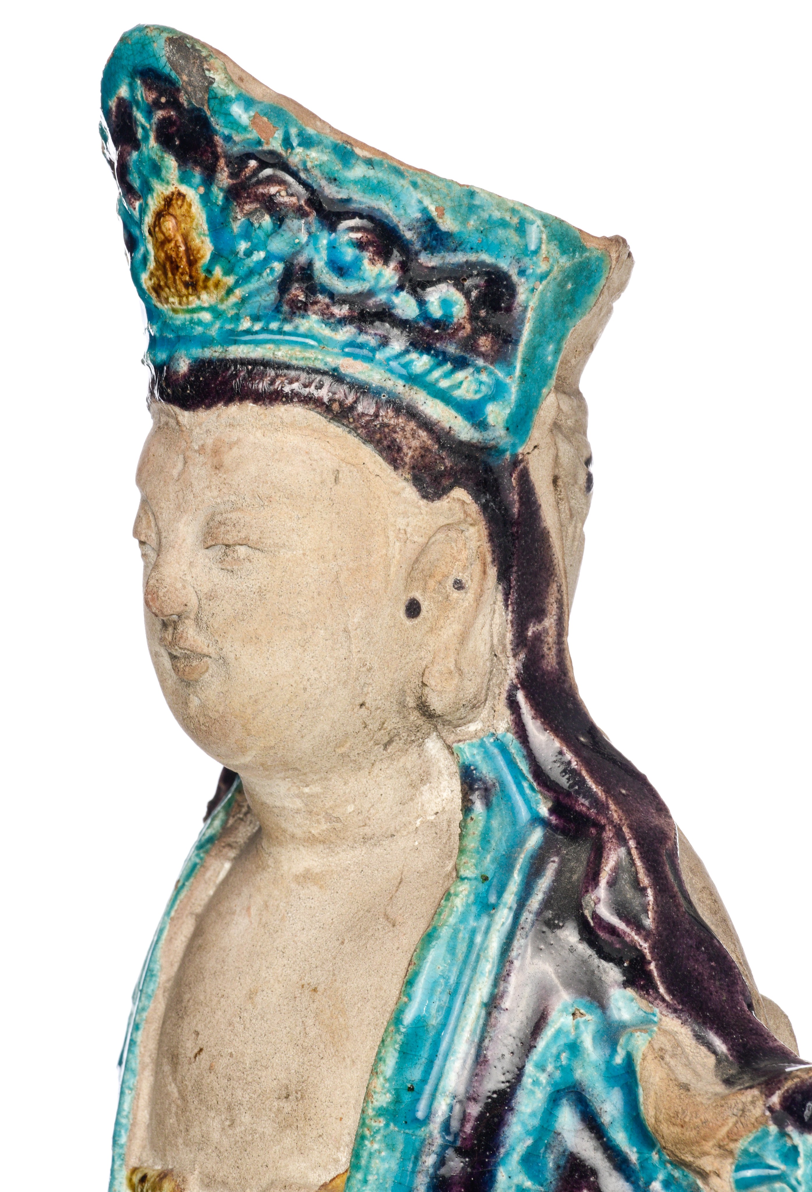 A Chinese Fahua-style glazed figure of a seated Guanyin, late Ming period, H 34,5 cm - Image 9 of 16